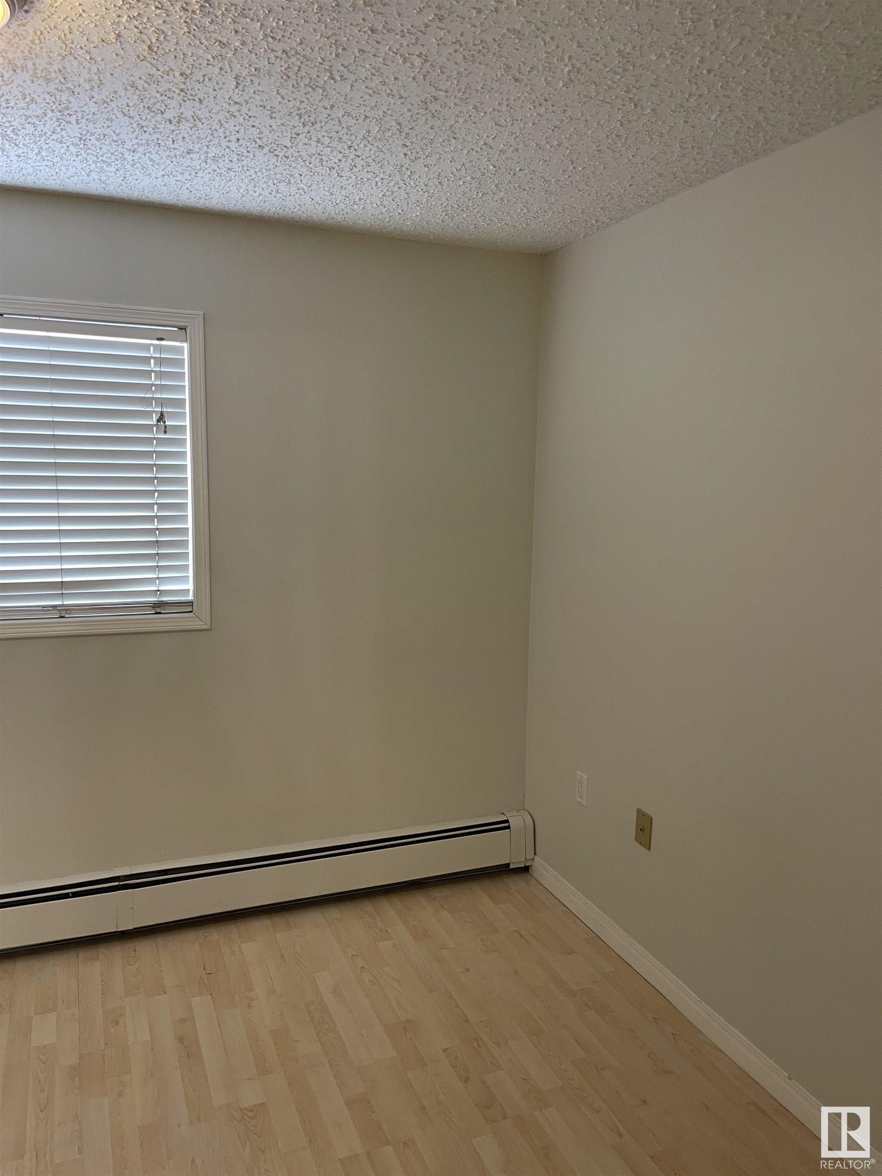 Photo 15 at 6310 101 Avenue NW, Fulton Place, Edmonton