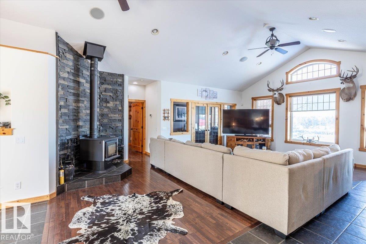 Photo 14 at 49274 Rge Road 274, None, Rural Leduc County