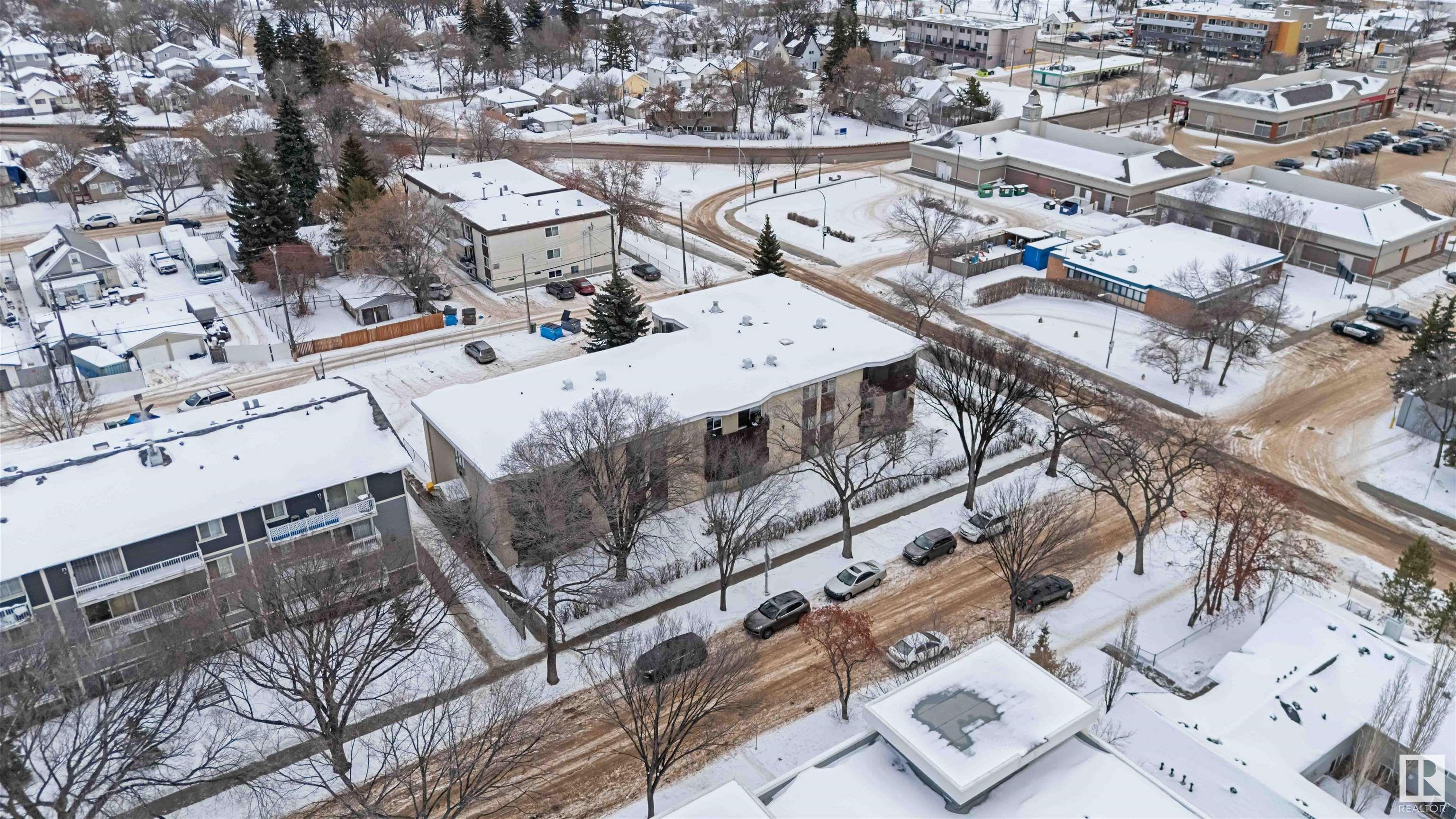 http://cdnparap120.paragonrels.com/ParagonImages/Property/p12/RAE/225334891/22/0/0/30670393b6c3f5df1922d52851bc638a/1/974777486b1aa2b2552ad00ee759af1e/225334891-cdca5d74-de5a-4d3b-b07f-56c279c4d37d.JPG