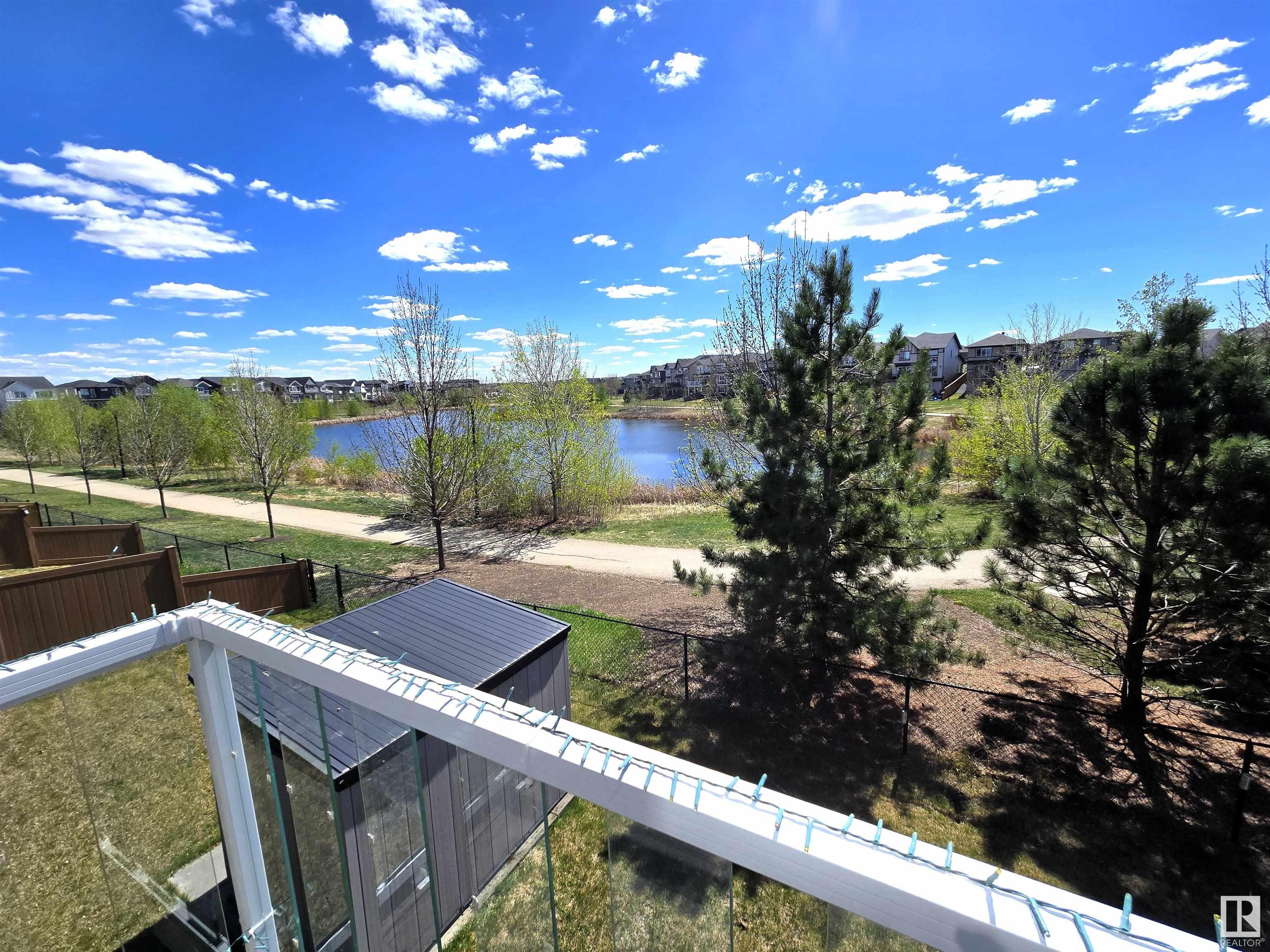 http://cdnparap120.paragonrels.com/ParagonImages/Property/p12/RAE/225334950/14/0/0/db27a1699061b35037b0b86cd5fc8cbe/1/a00099d3a5daee5ffa787d3e764c8535/225334950-403d2610-5e4a-4d6d-a675-5cd84fd993de.JPG