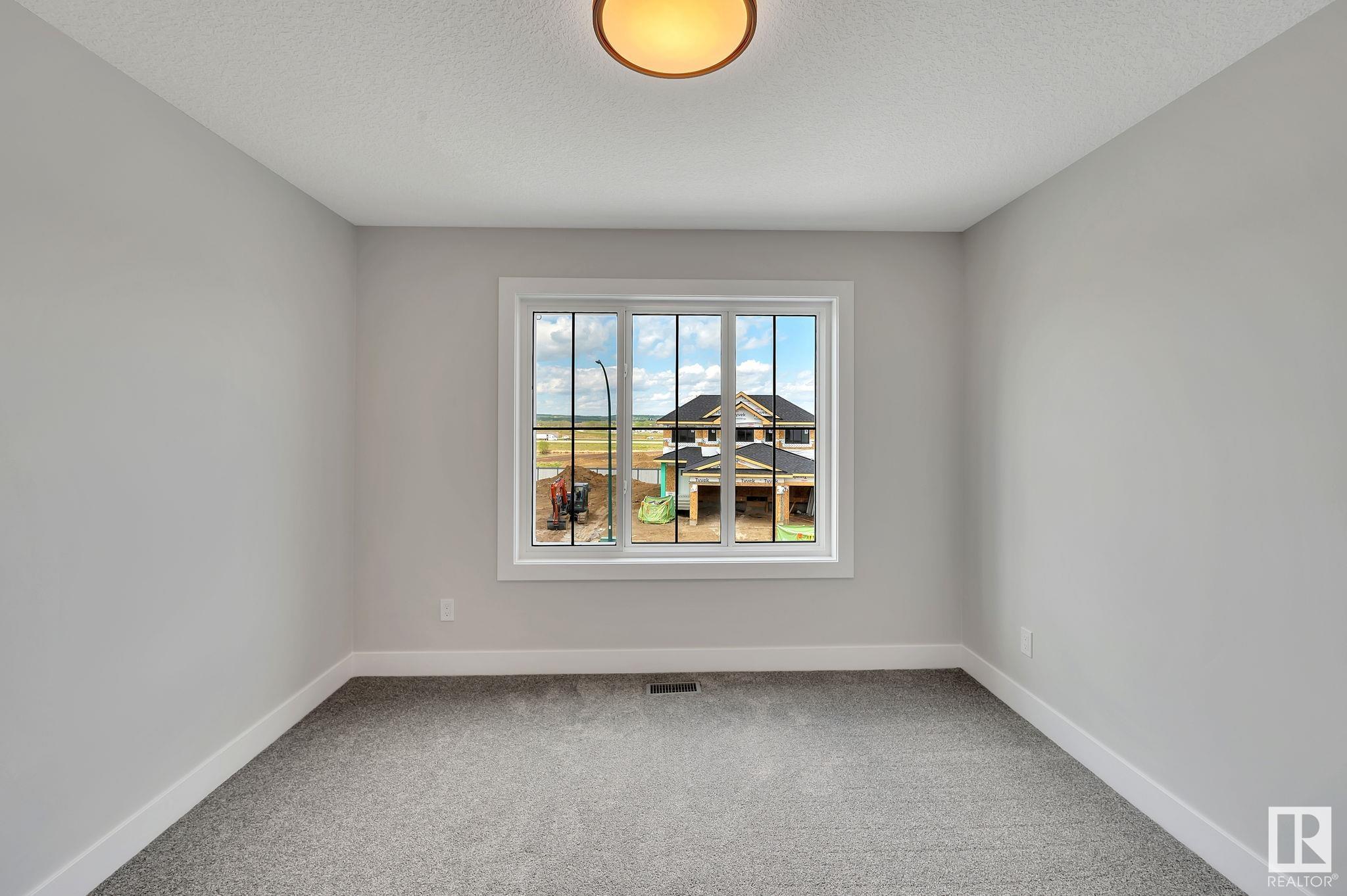Photo 15 at 29 Darby Crescent, Deer Park, Spruce Grove