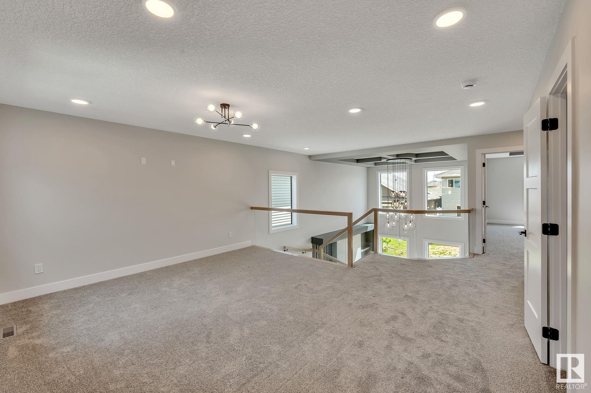 Photo 5 at 29 Darby Crescent, Deer Park, Spruce Grove