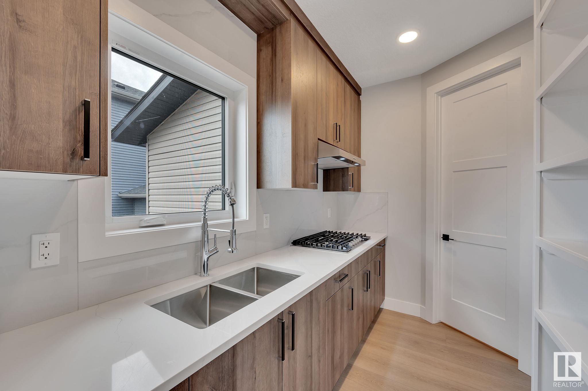 Photo 7 at 29 Darby Crescent, Deer Park, Spruce Grove