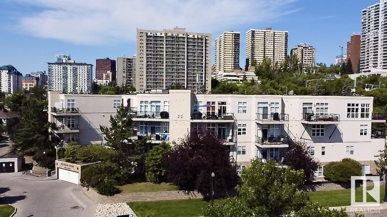 http://cdnparap120.paragonrels.com/ParagonImages/Property/p12/RAE/225335449/40/0/0/17a4dd61a107f00fc28596de6cf6bc6e/1/4545b2f5a9ebffa63dd59f96ff253a2b/225335449-d6fd7ecf-2c1c-45ea-a9d7-d3cfd18be36c.JPG