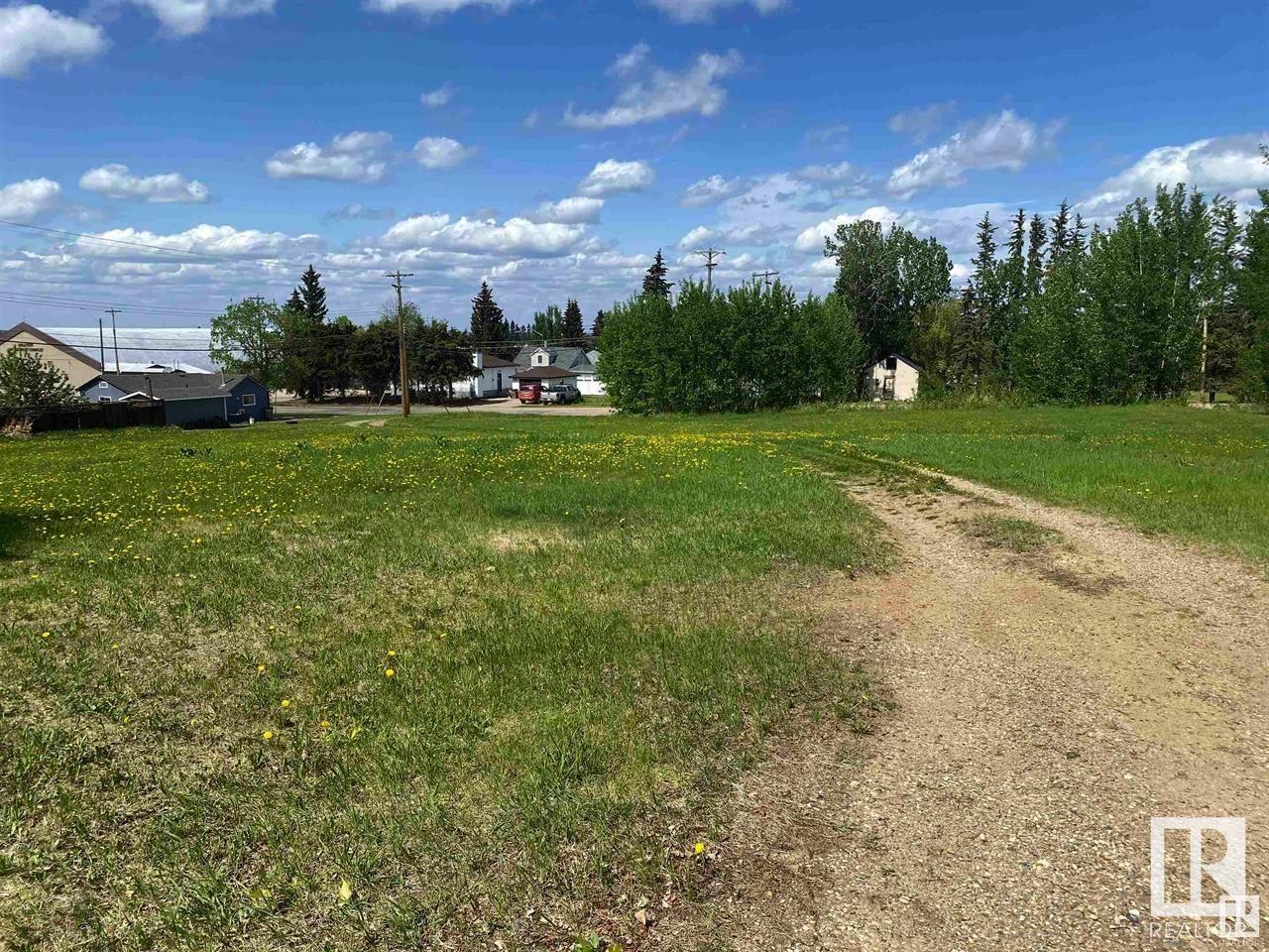 Photo 3 at 4810 Clintberg Avenue, Boyle