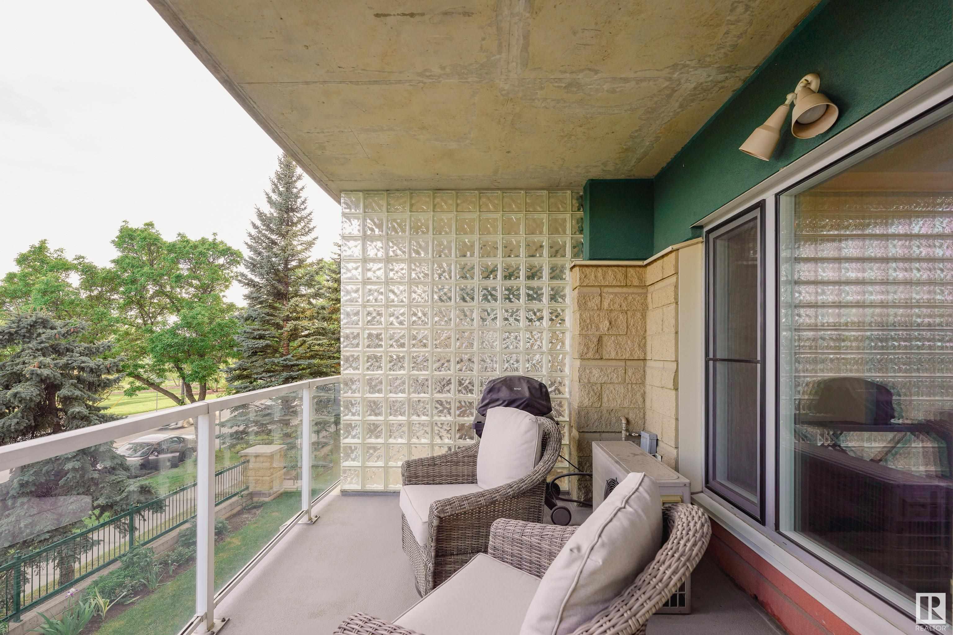 http://cdnparap120.paragonrels.com/ParagonImages/Property/p12/RAE/225335670/23/0/0/8dd651dcaa77d686ff26c77cd52a9dd0/1/b48f3d3dc13f61ad00f76d4243355820/225335670-e0775a3d-95e3-4d9b-a598-e83cfbe33e0a.JPG