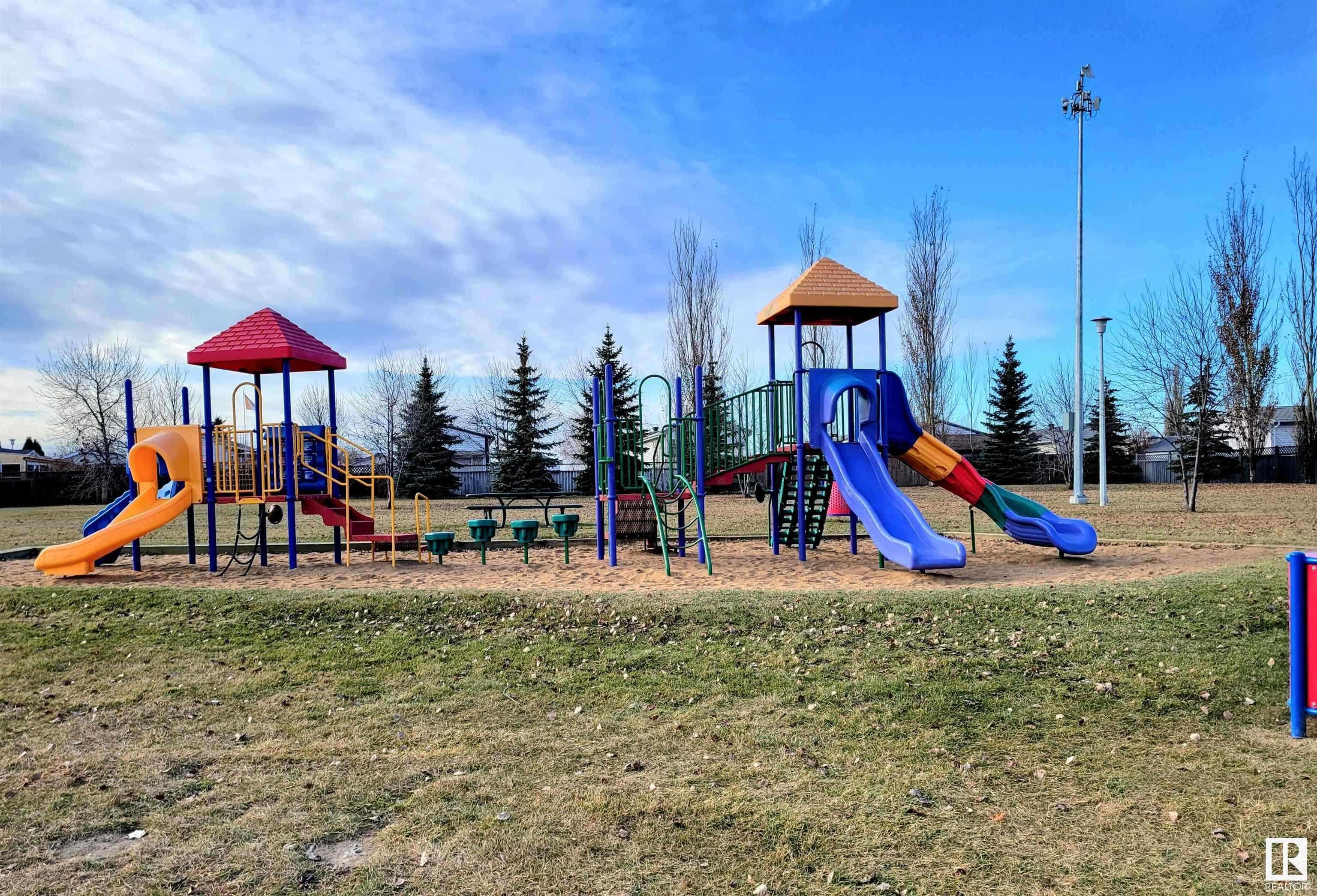 http://cdnparap120.paragonrels.com/ParagonImages/Property/p12/RAE/225336410/27/0/0/3b76dca71c4b87b3a5125c162f7e690c/1/8e97600574953acdbe47b032a0766a98/225336410-a57df71b-e26f-4cd3-8247-97614c2ee9ab.JPG