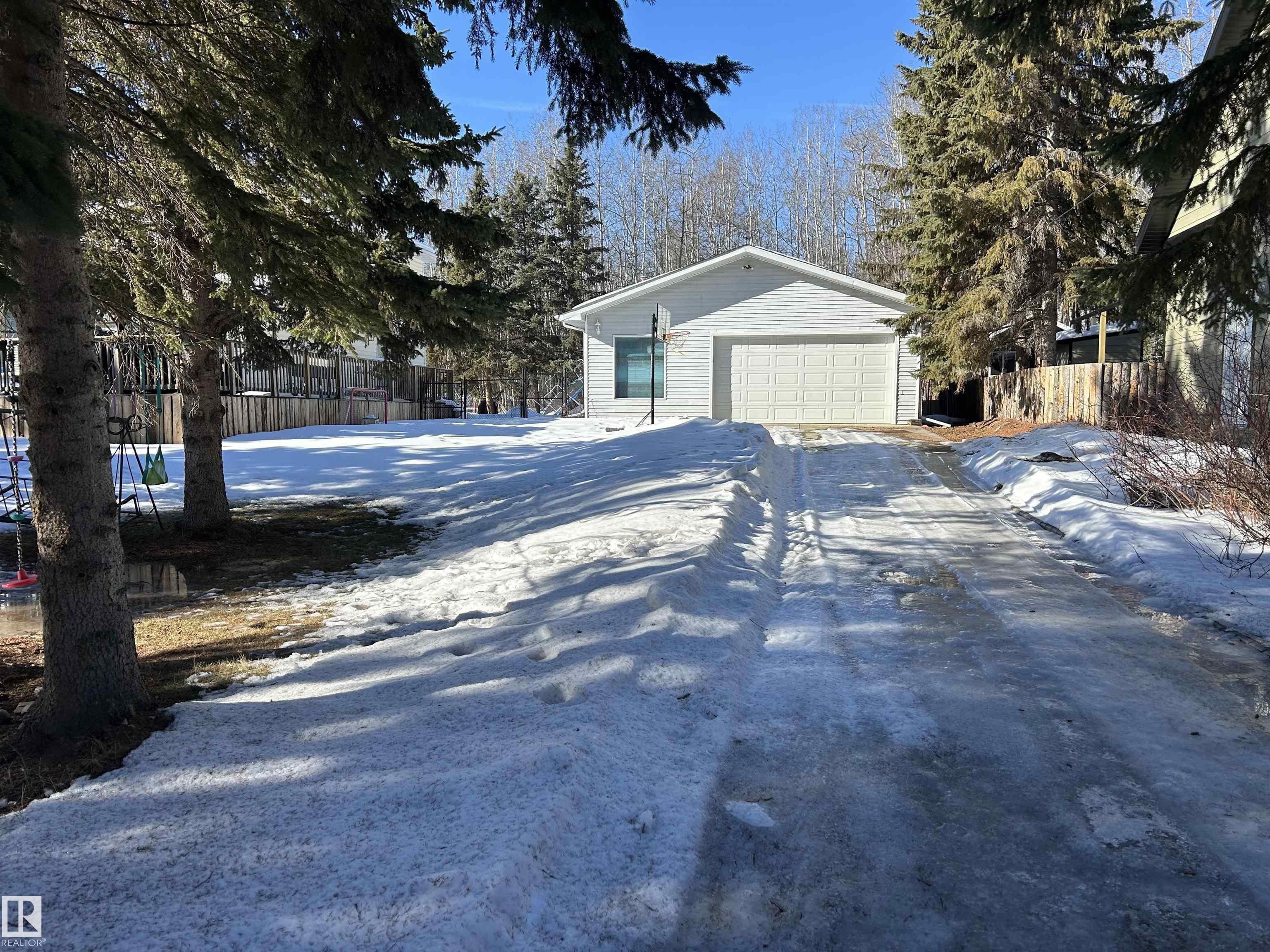 1330 Mission Beach, Mission Beach, Rural Leduc County 