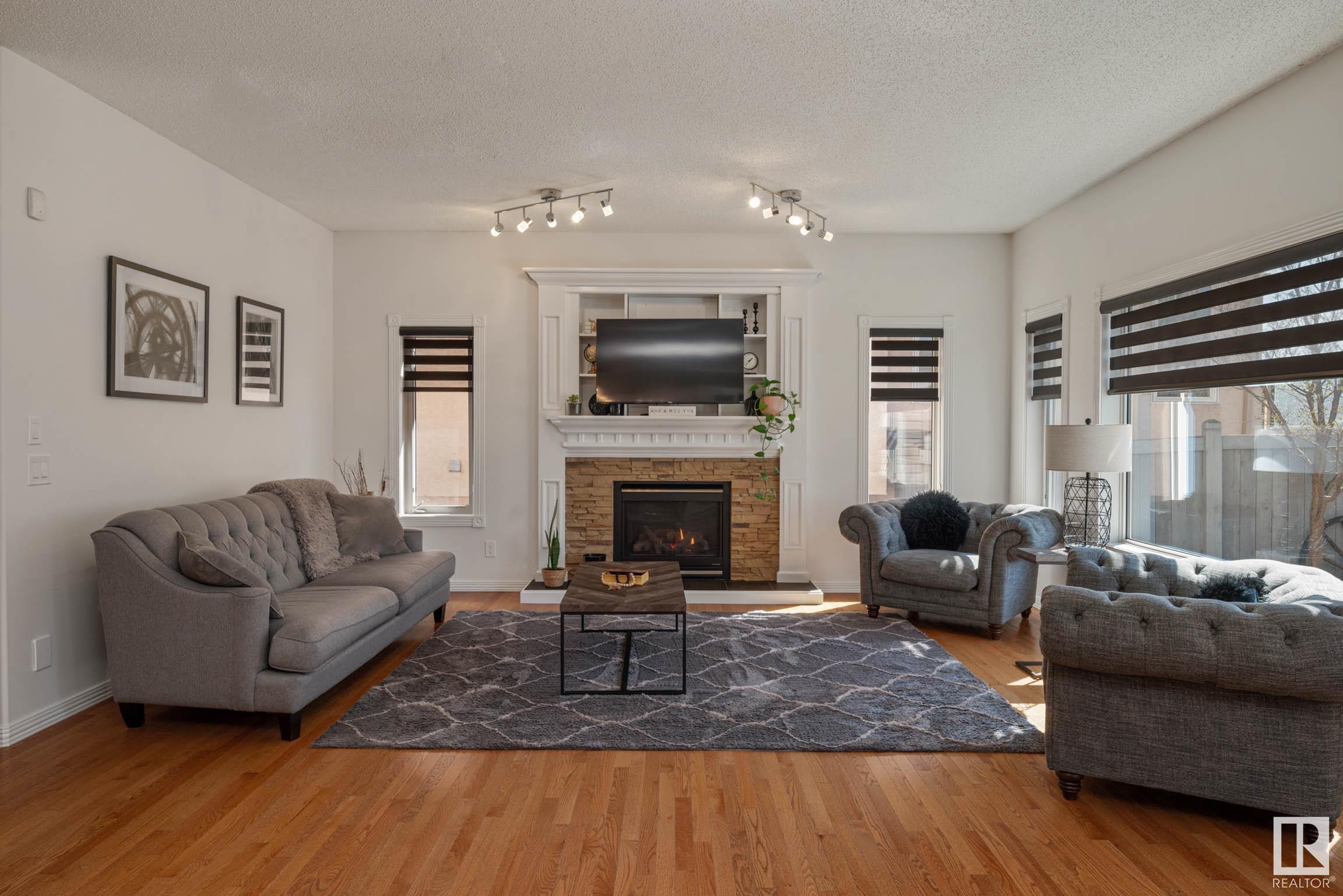 http://cdnparap120.paragonrels.com/ParagonImages/Property/p12/RAE/225337020/12/0/0/17f24c02db7ef3fb8ae72312dcf79203/1/46f196f92b6818ab0c04807e33b901ee/225337020-eab58350-d3e6-4263-8403-986295b4a830.JPG