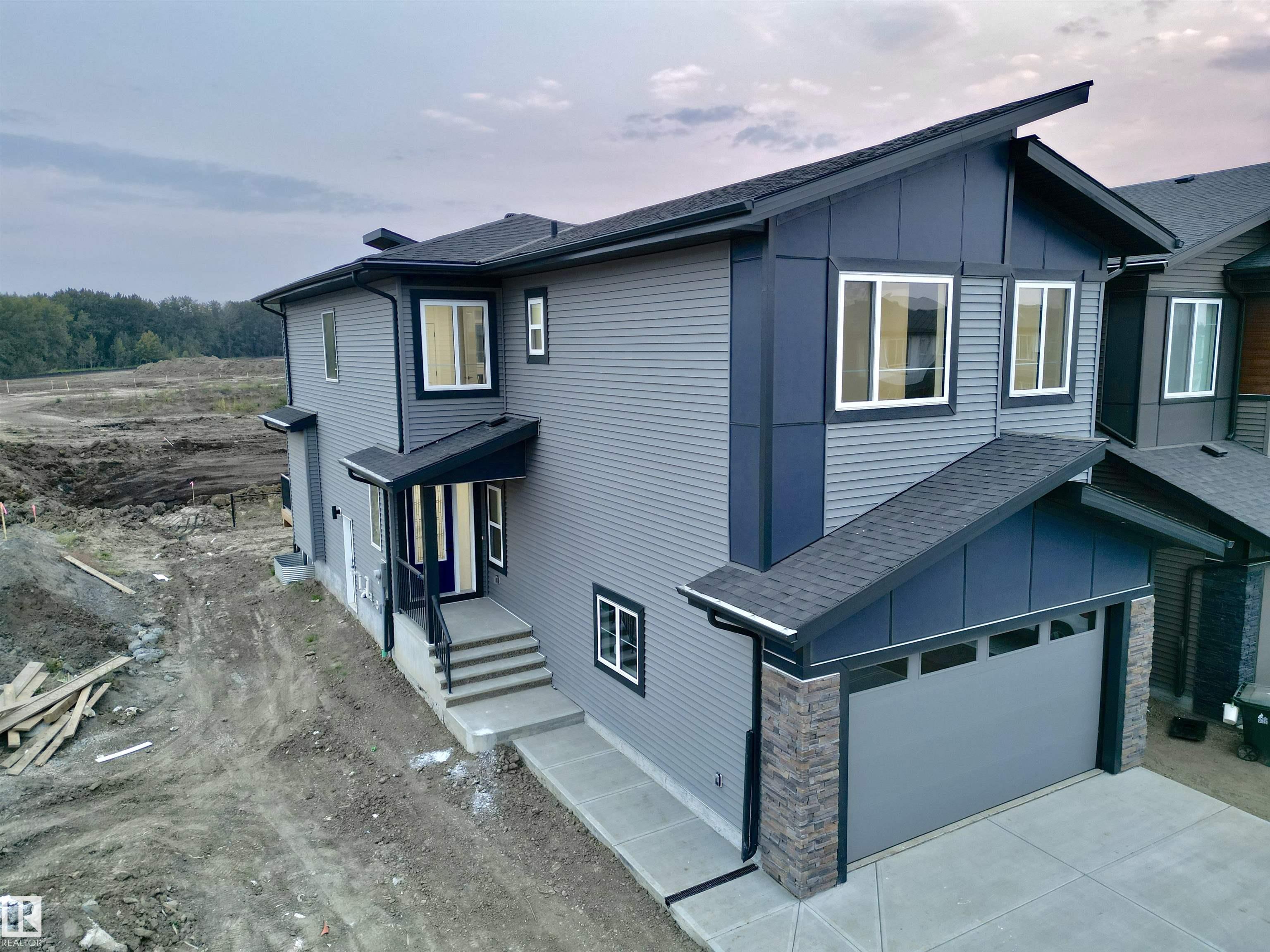 Photo 2 at 11 Pierwyck Loop, Fenwyck, Spruce Grove