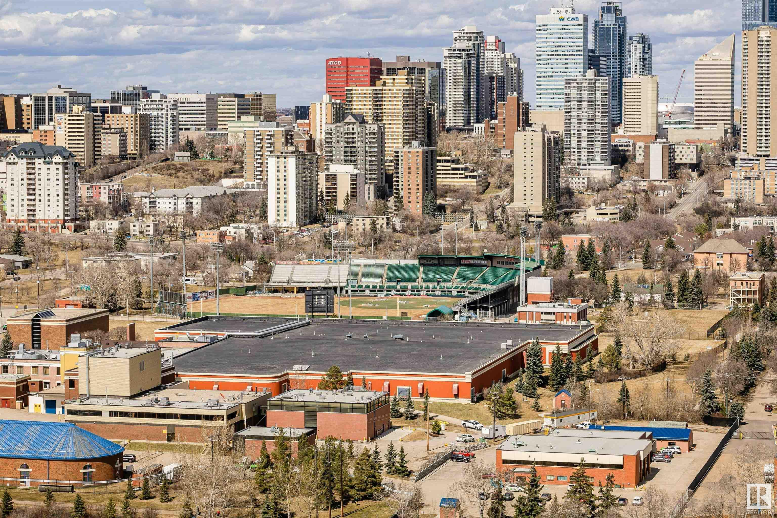 http://cdnparap120.paragonrels.com/ParagonImages/Property/p12/RAE/225337323/18/0/0/62cc6bb07dd3f98298e423e9ef452a62/1/80c9a614957391649cfe7093d4f91c19/225337323-c4d67224-ad40-4b50-b4a6-cf741a9d1fd2.JPG