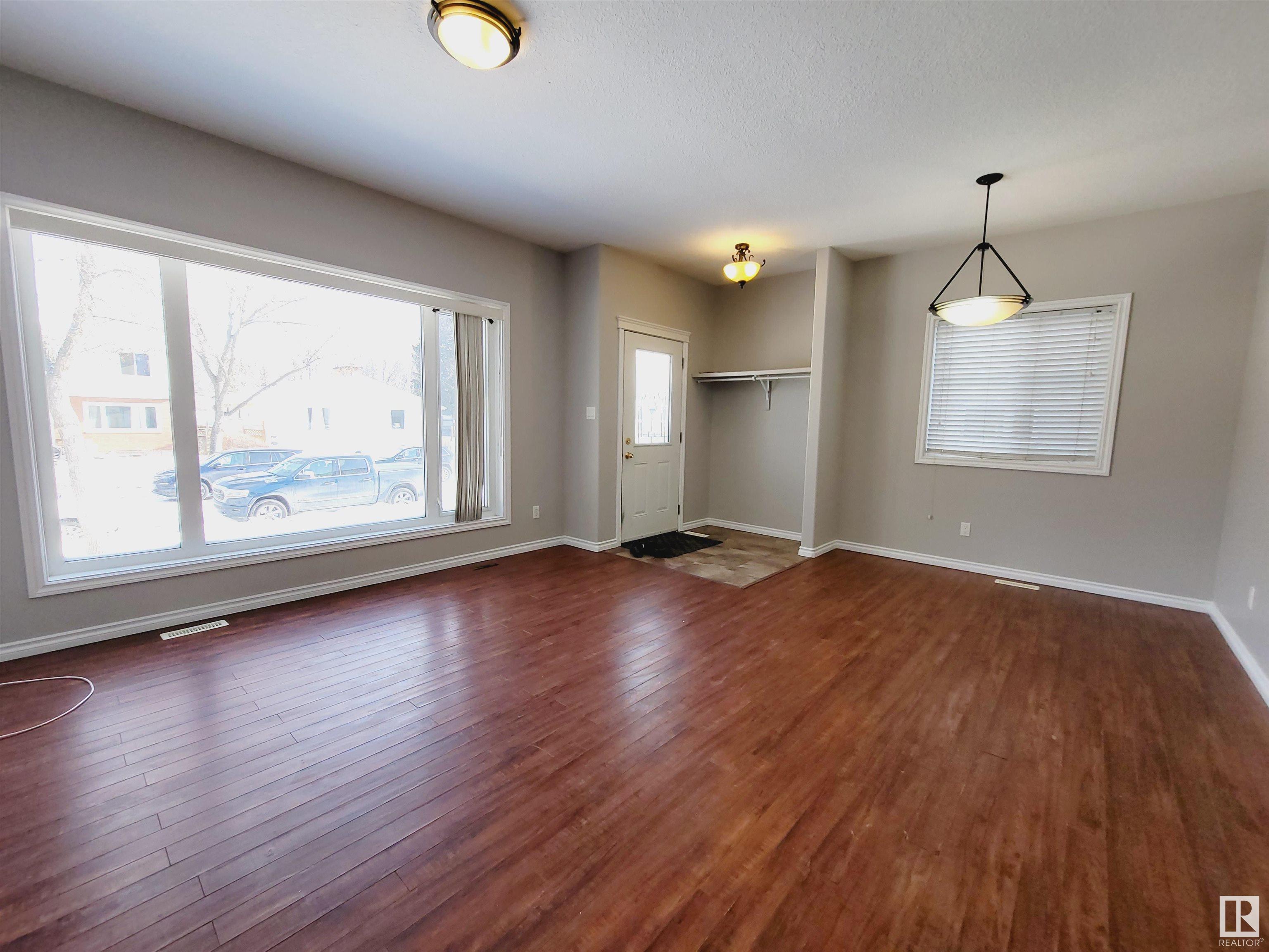 Photo 5 at 10220 150 Street NW, Canora, Edmonton