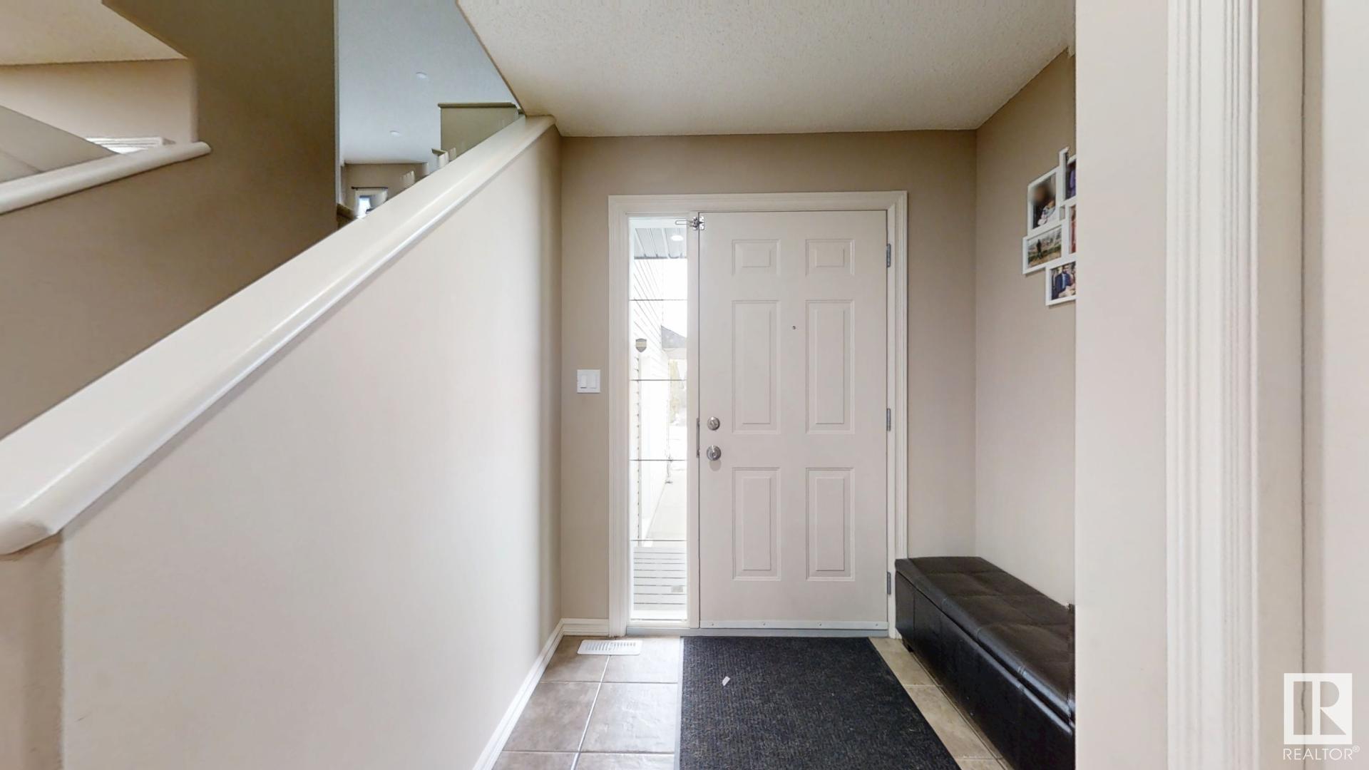 Photo 3 at 3363 25 Avenue Nw, Silver Berry, Edmonton