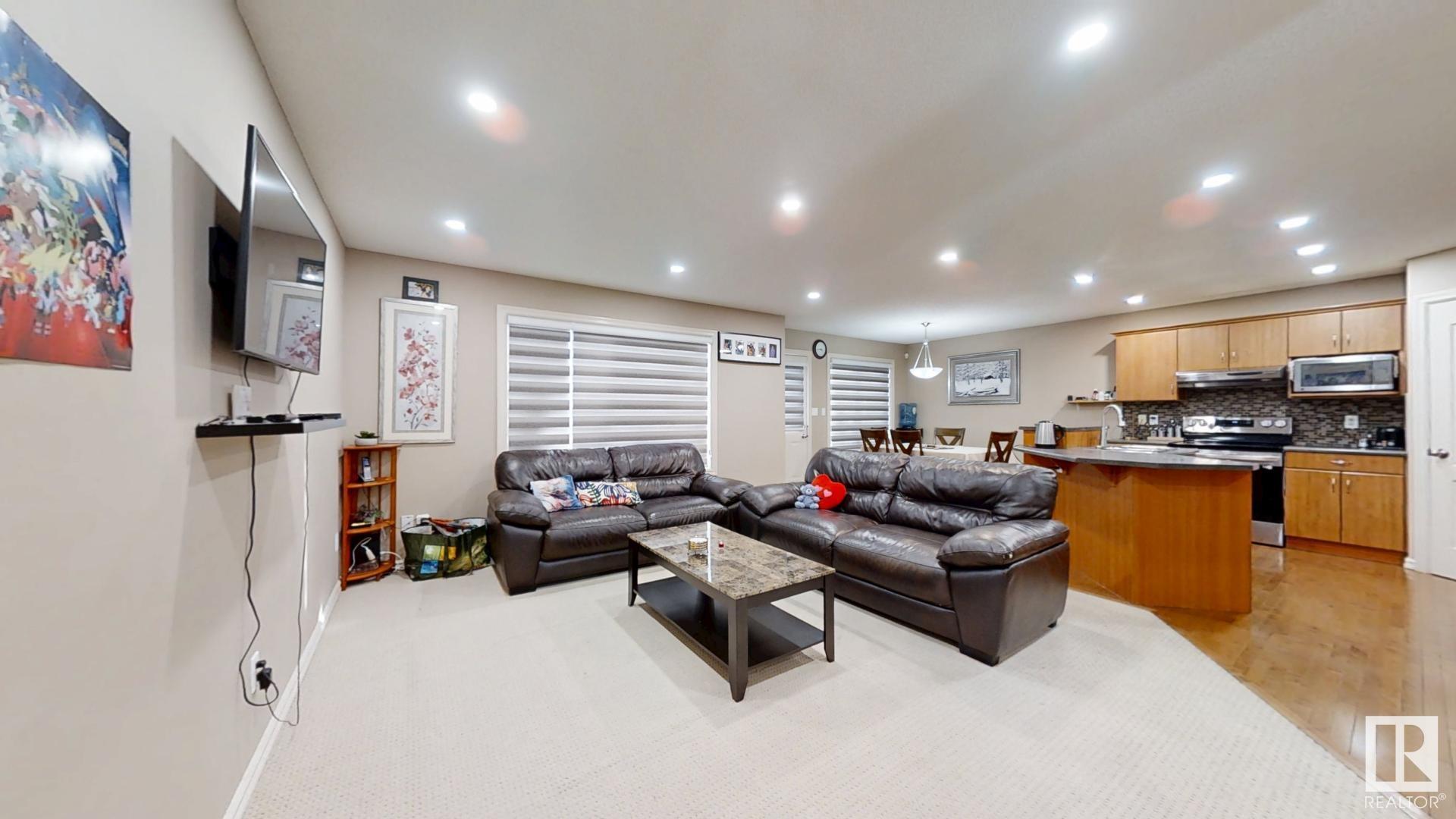 Photo 5 at 3363 25 Avenue Nw, Silver Berry, Edmonton