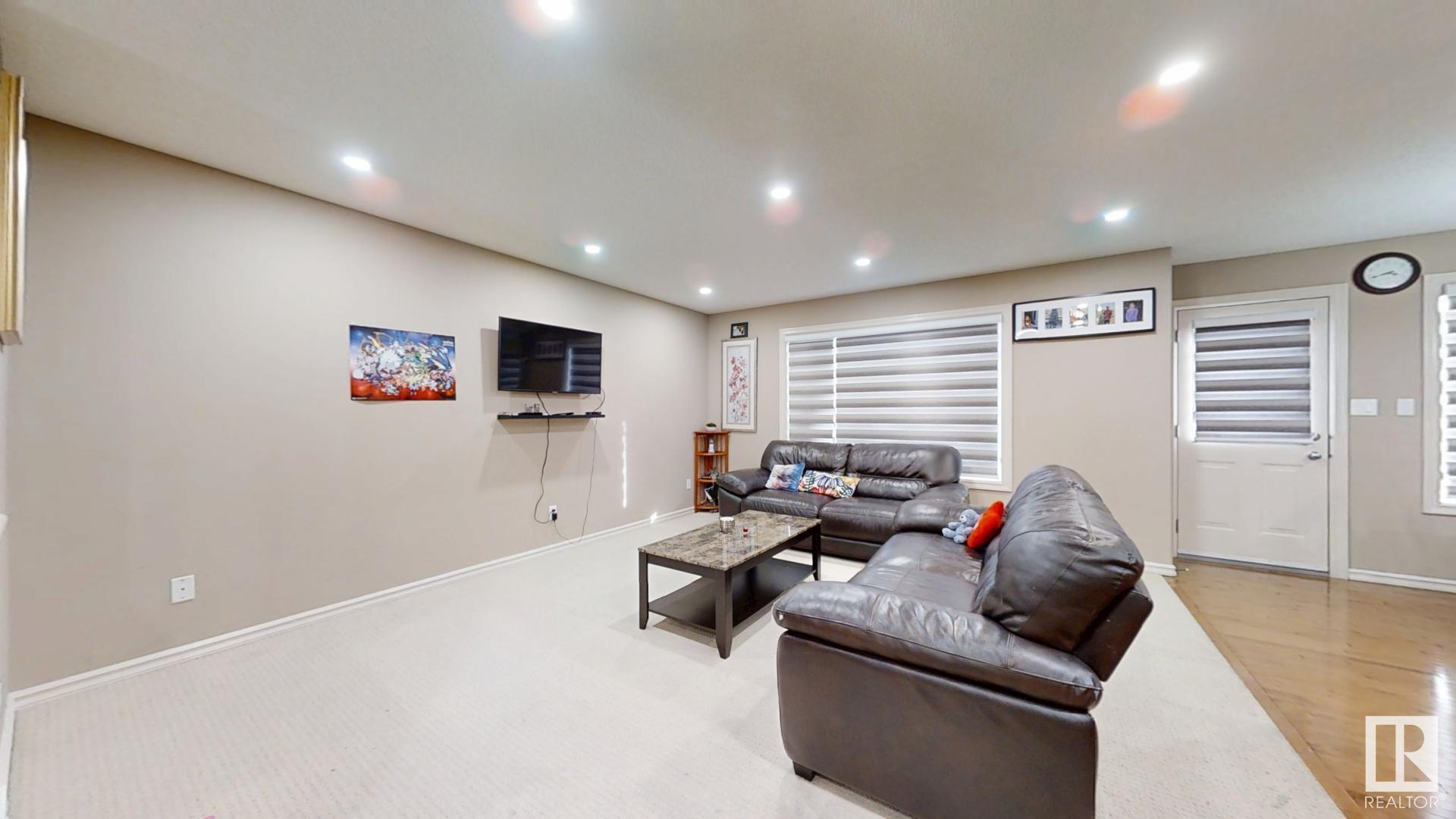 Photo 7 at 3363 25 Avenue Nw, Silver Berry, Edmonton