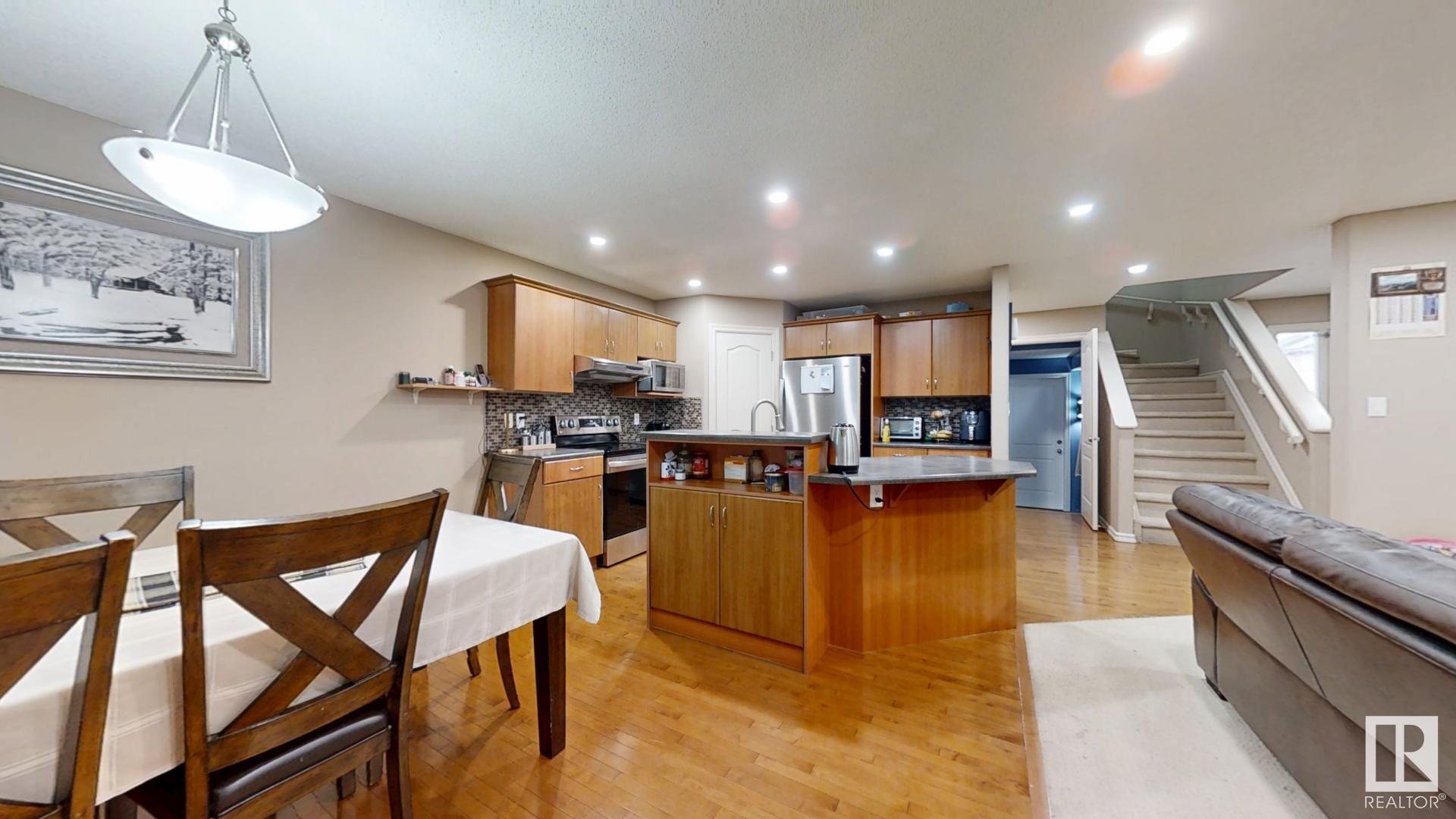 Photo 10 at 3363 25 Avenue Nw, Silver Berry, Edmonton