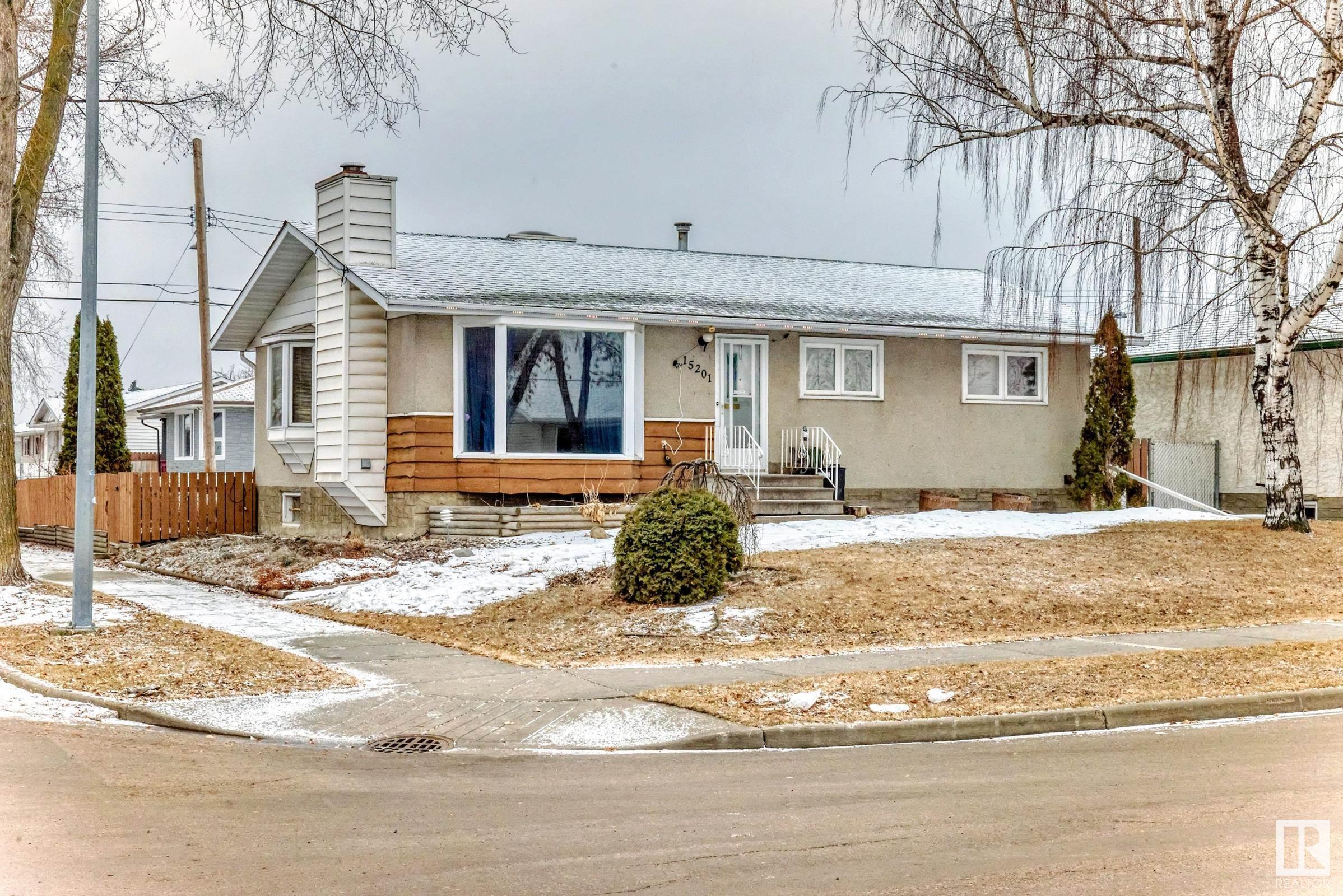 15201 110a Avenue Nw, High Park, Edmonton 