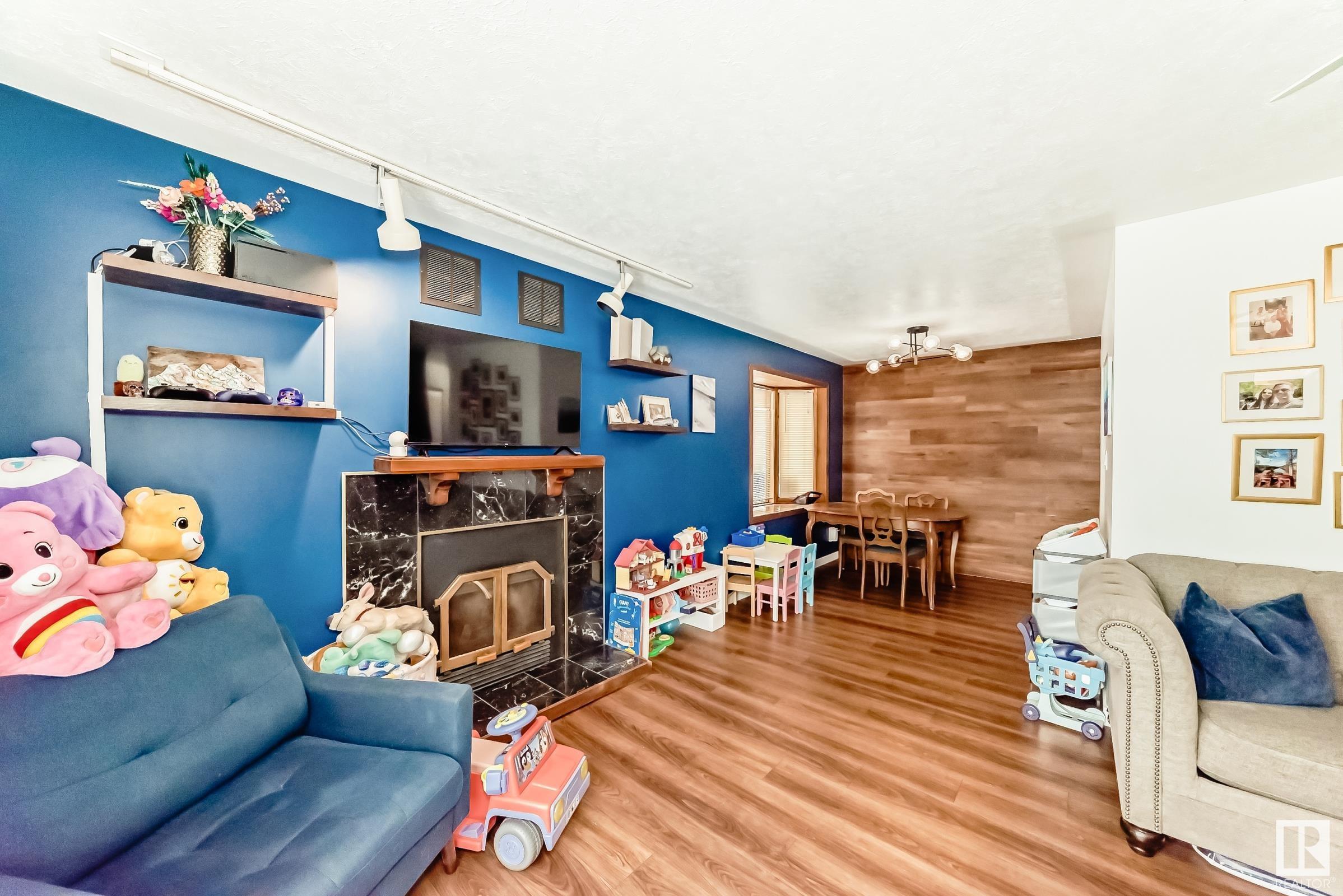 Photo 11 at 15201 110a Avenue Nw, High Park, Edmonton