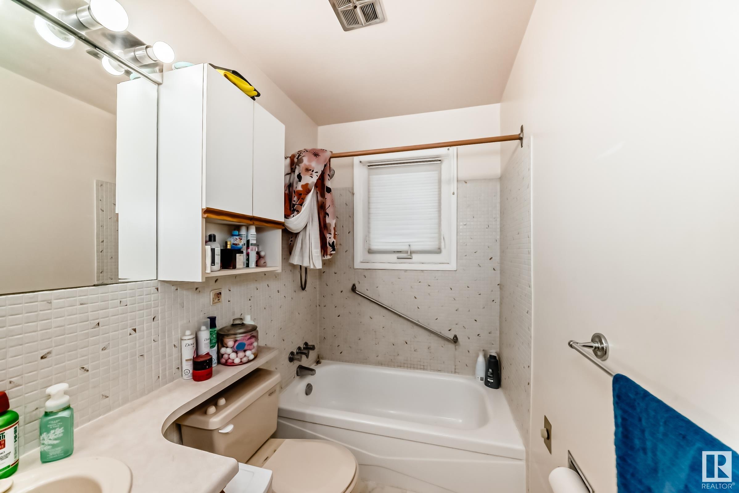 Photo 21 at 15201 110a Avenue Nw, High Park, Edmonton