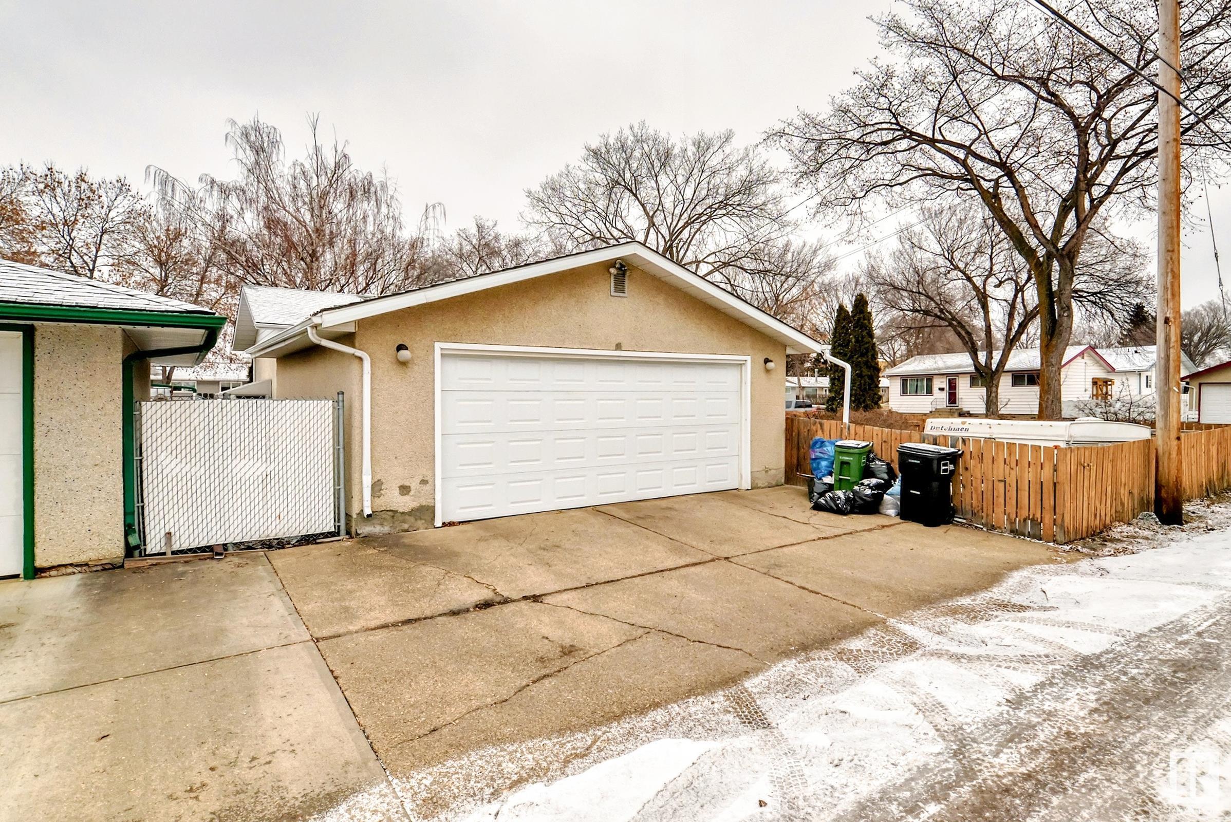Photo 34 at 15201 110a Avenue Nw, High Park, Edmonton