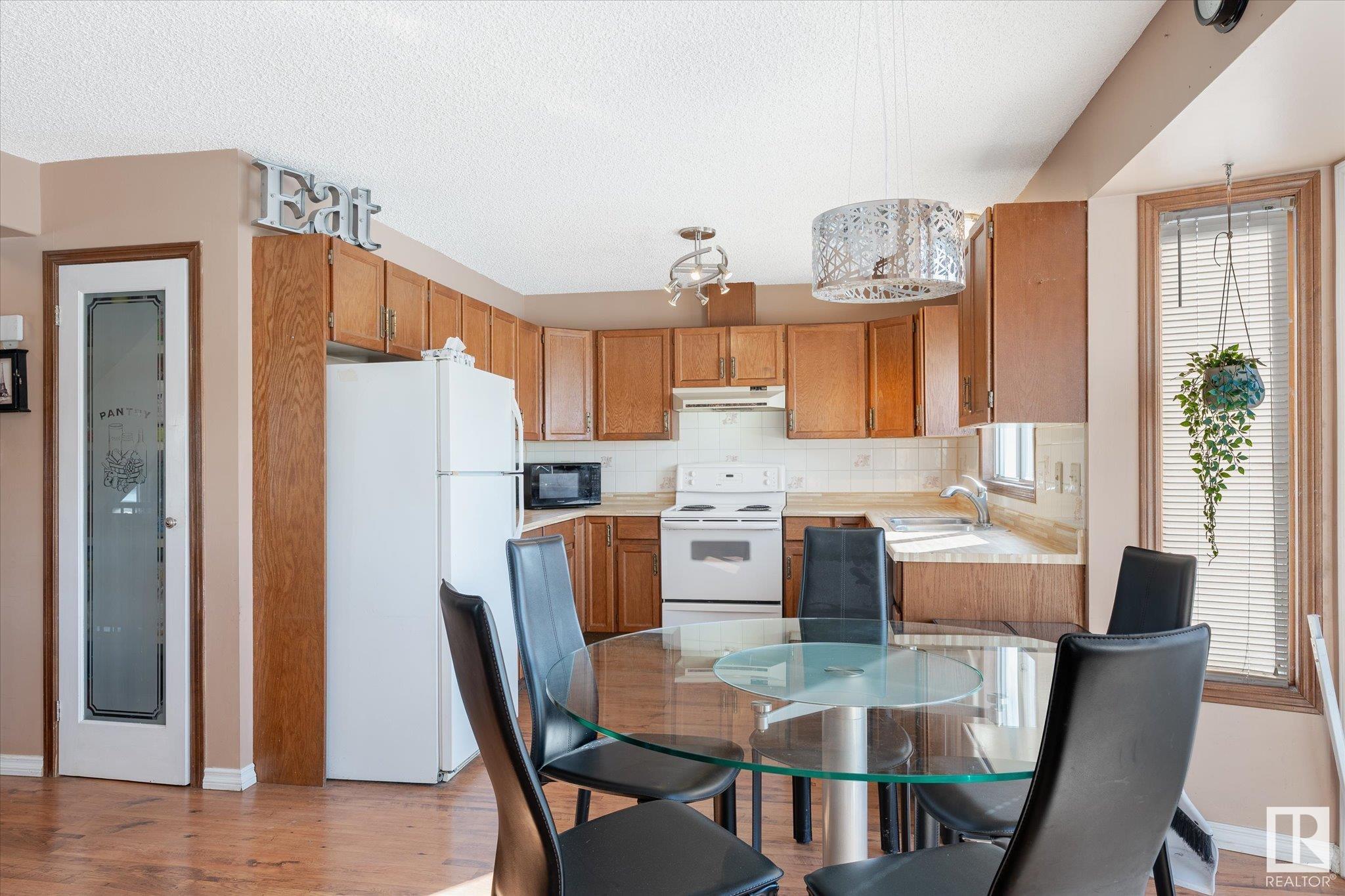 Photo 8 at 9740 190 Street Nw, La Perle, Edmonton