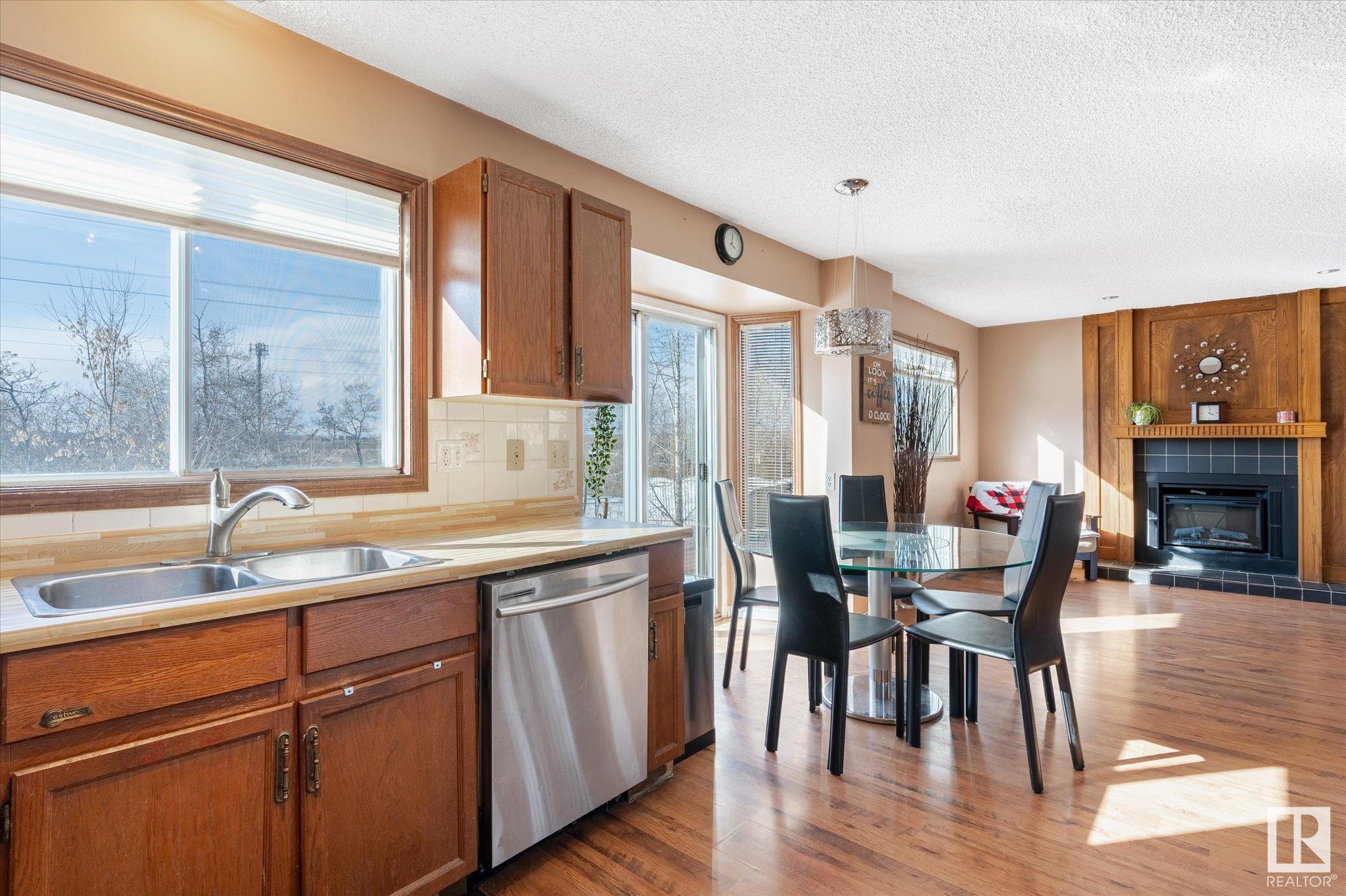 Photo 10 at 9740 190 Street Nw, La Perle, Edmonton
