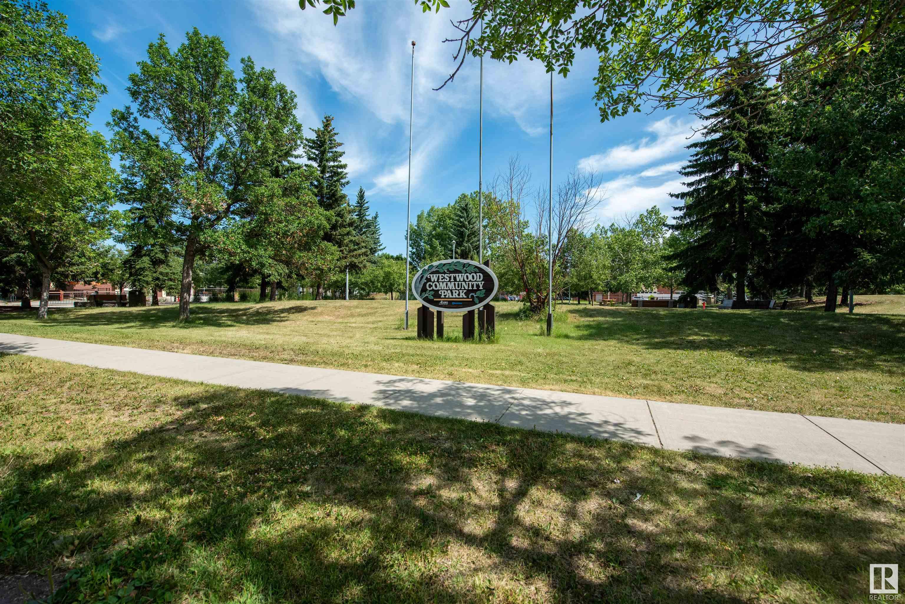 Photo 23 at 12122-12124 105 Street Nw, Westwood, Edmonton