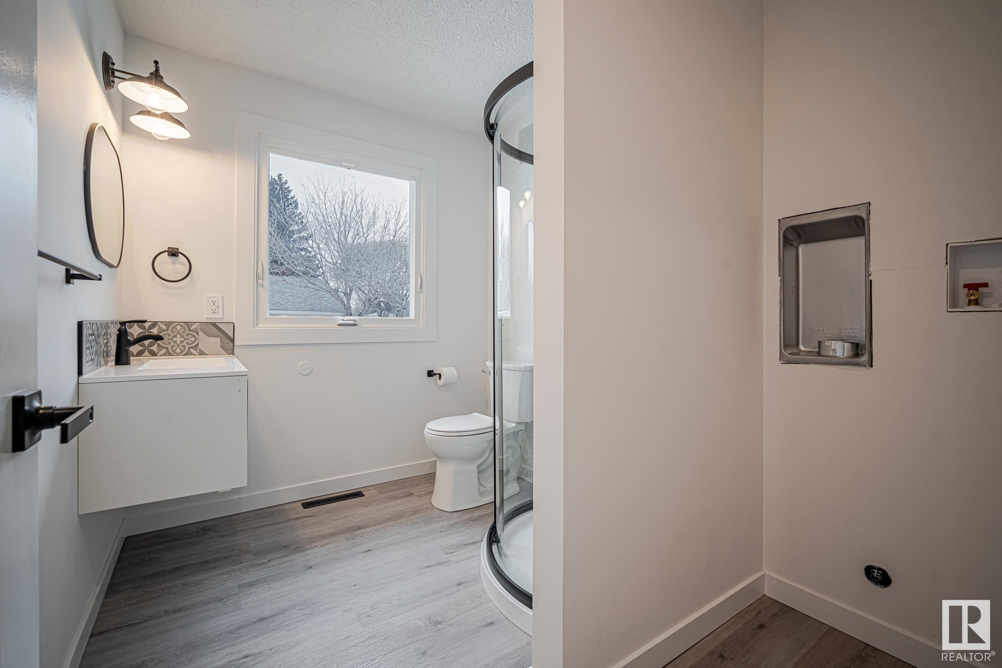 Photo 21 at 12140 39 Street Nw, Beacon Heights, Edmonton