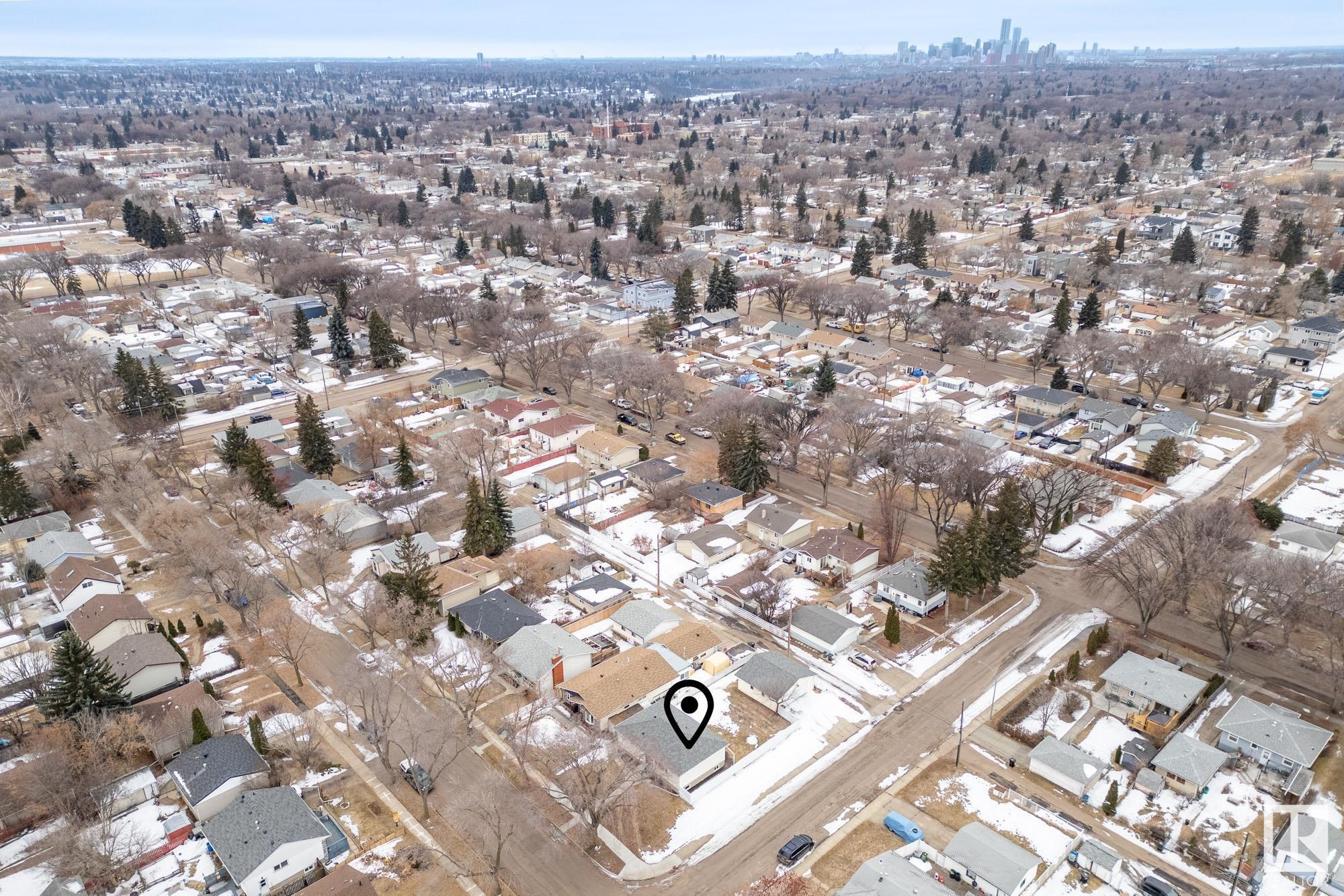 Photo 25 at 12140 39 Street Nw, Beacon Heights, Edmonton