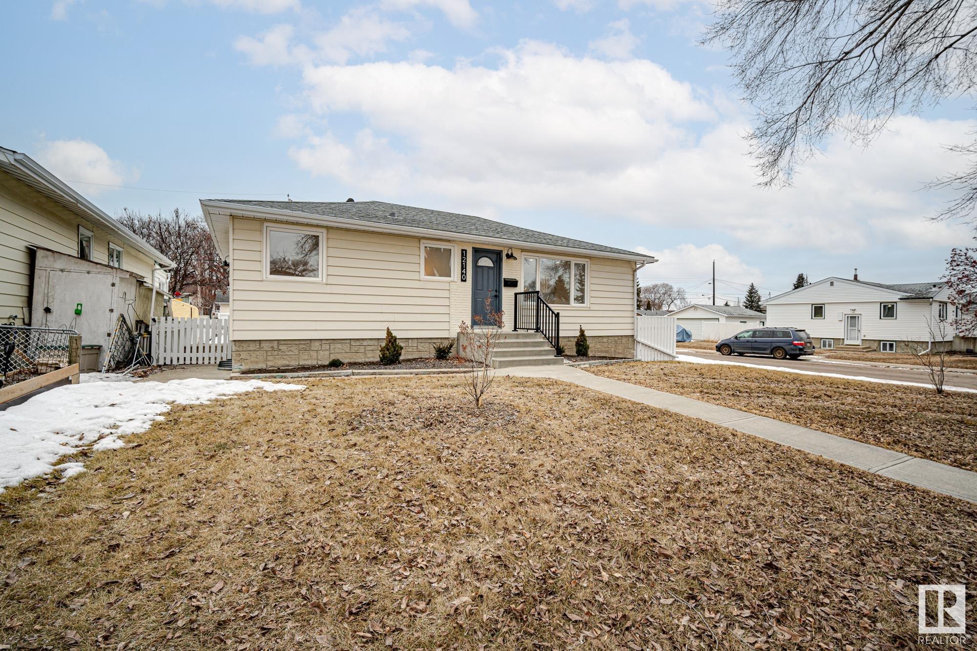 Photo 28 at 12140 39 Street Nw, Beacon Heights, Edmonton