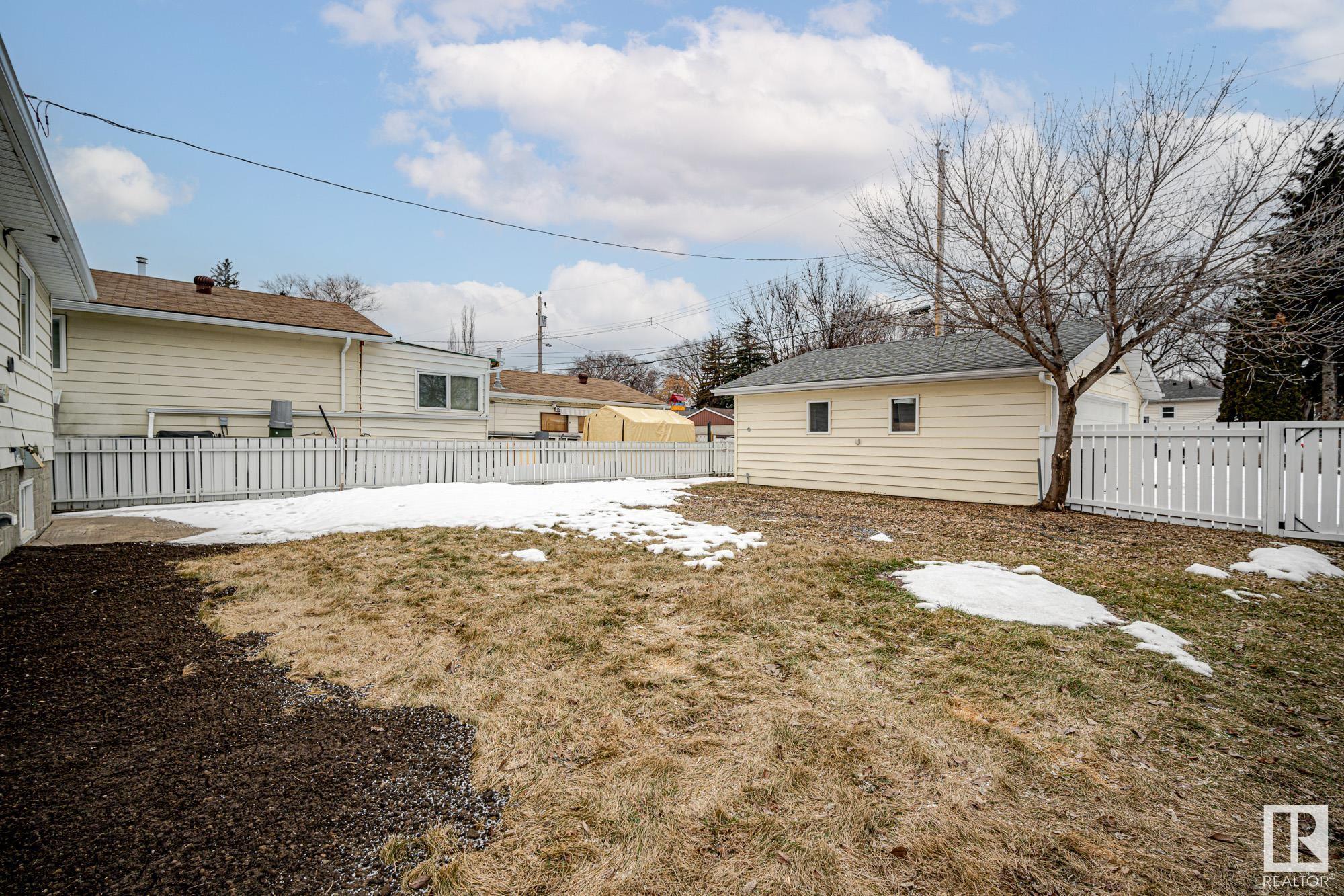 Photo 29 at 12140 39 Street Nw, Beacon Heights, Edmonton