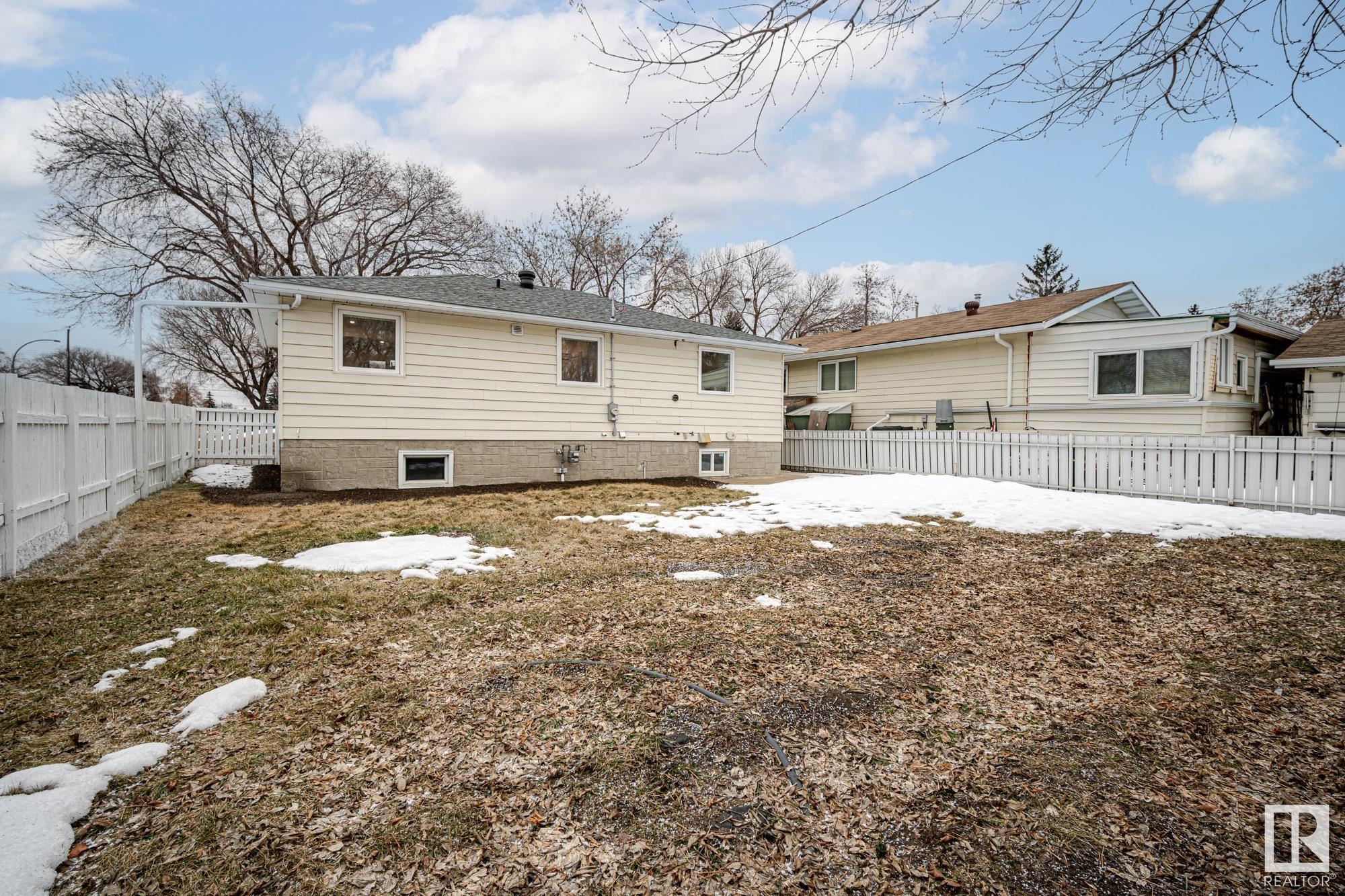 Photo 31 at 12140 39 Street Nw, Beacon Heights, Edmonton