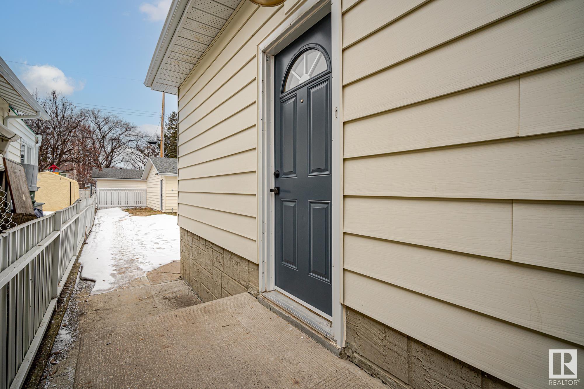 Photo 34 at 12140 39 Street Nw, Beacon Heights, Edmonton