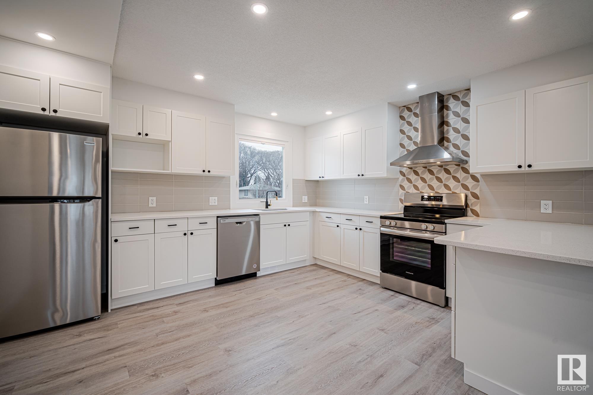 Photo 9 at 12140 39 Street Nw, Beacon Heights, Edmonton