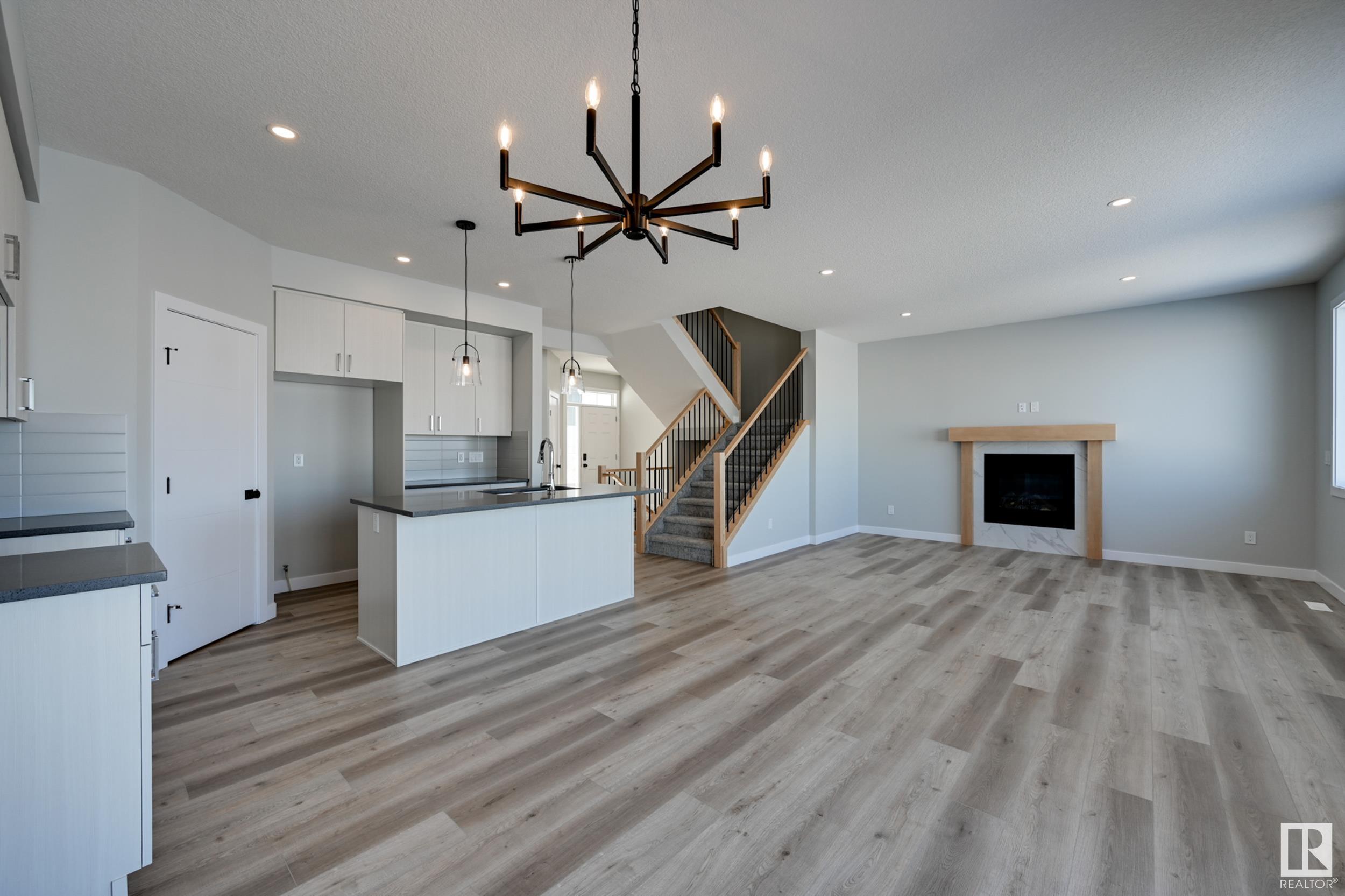 Photo 11 at 10206 92a Avenue, Morinville