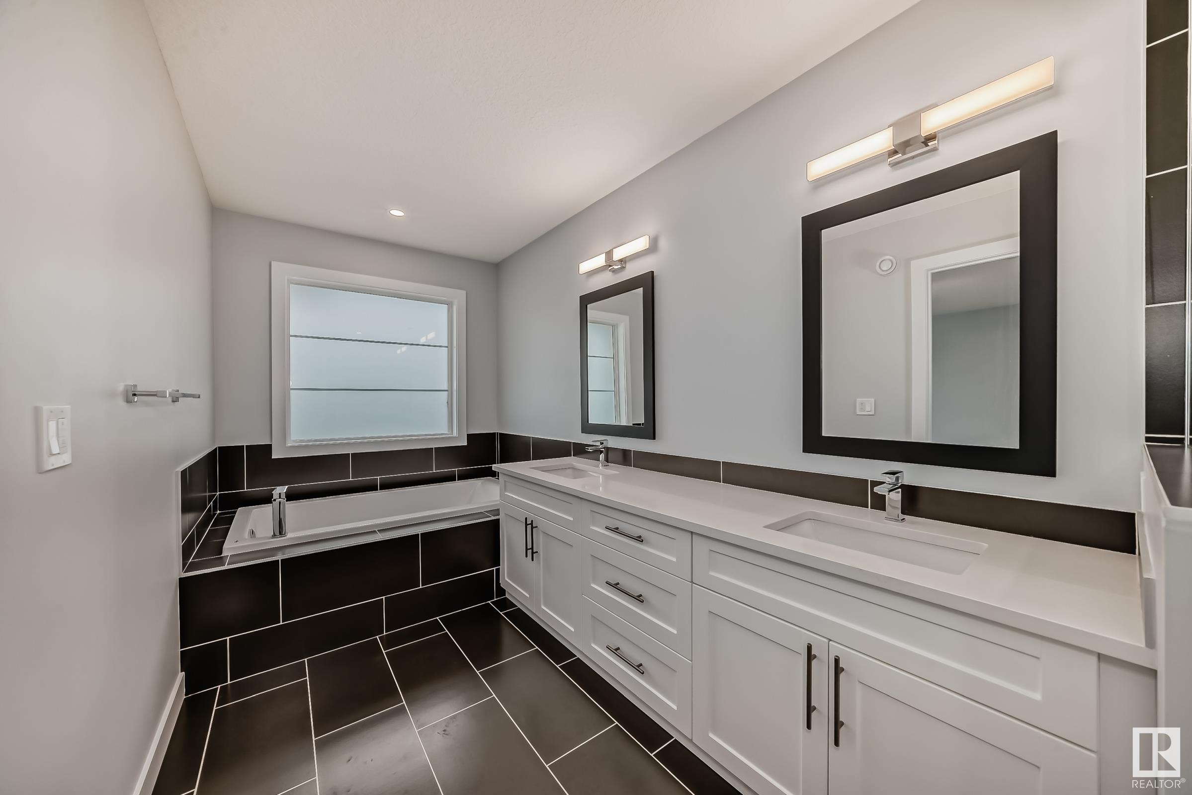 Photo 28 at 10238 92a Avenue, Morinville