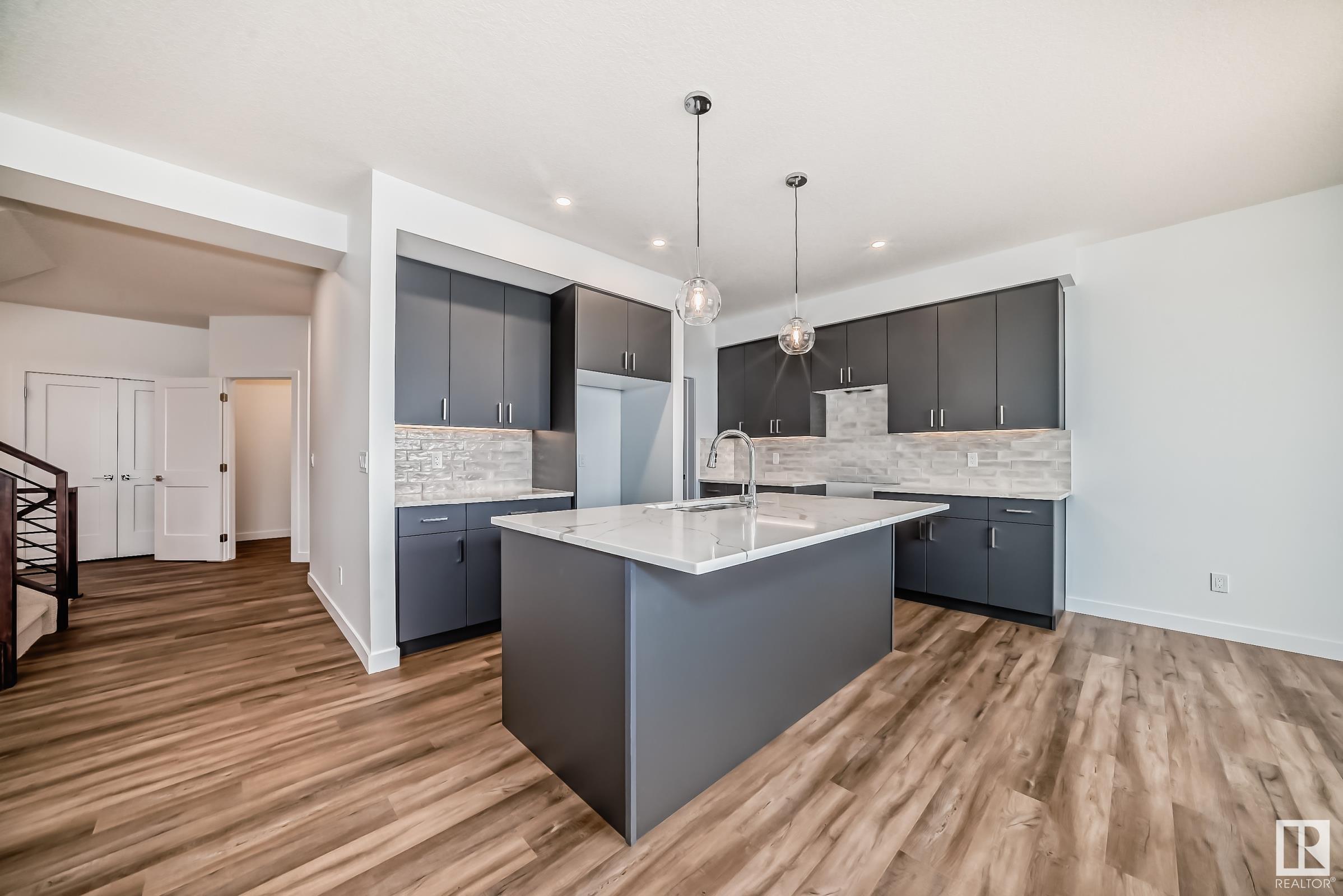 Photo 11 at 10226 92a Avenue, Morinville