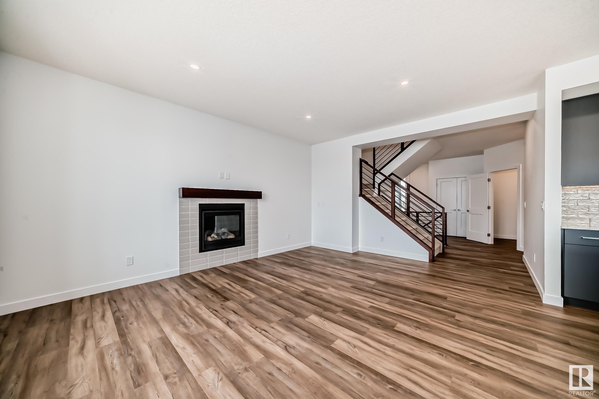 Photo 7 at 10226 92a Avenue, Morinville
