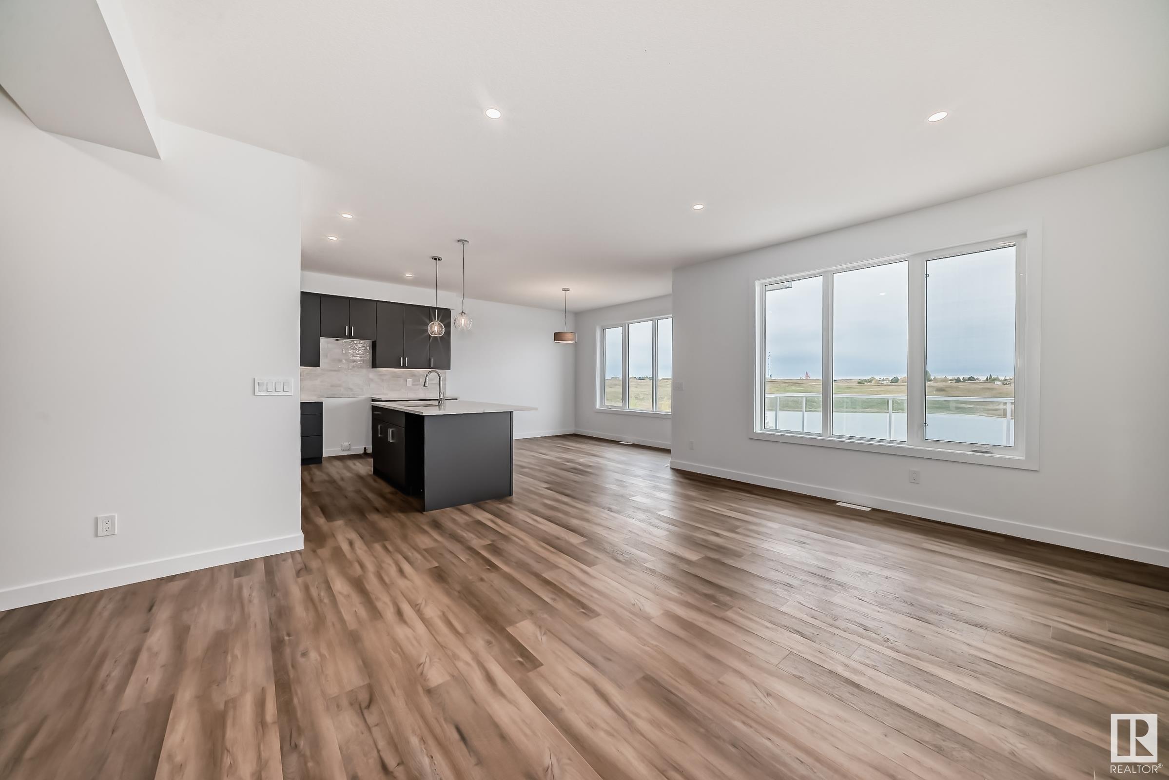 Photo 9 at 10226 92a Avenue, Morinville