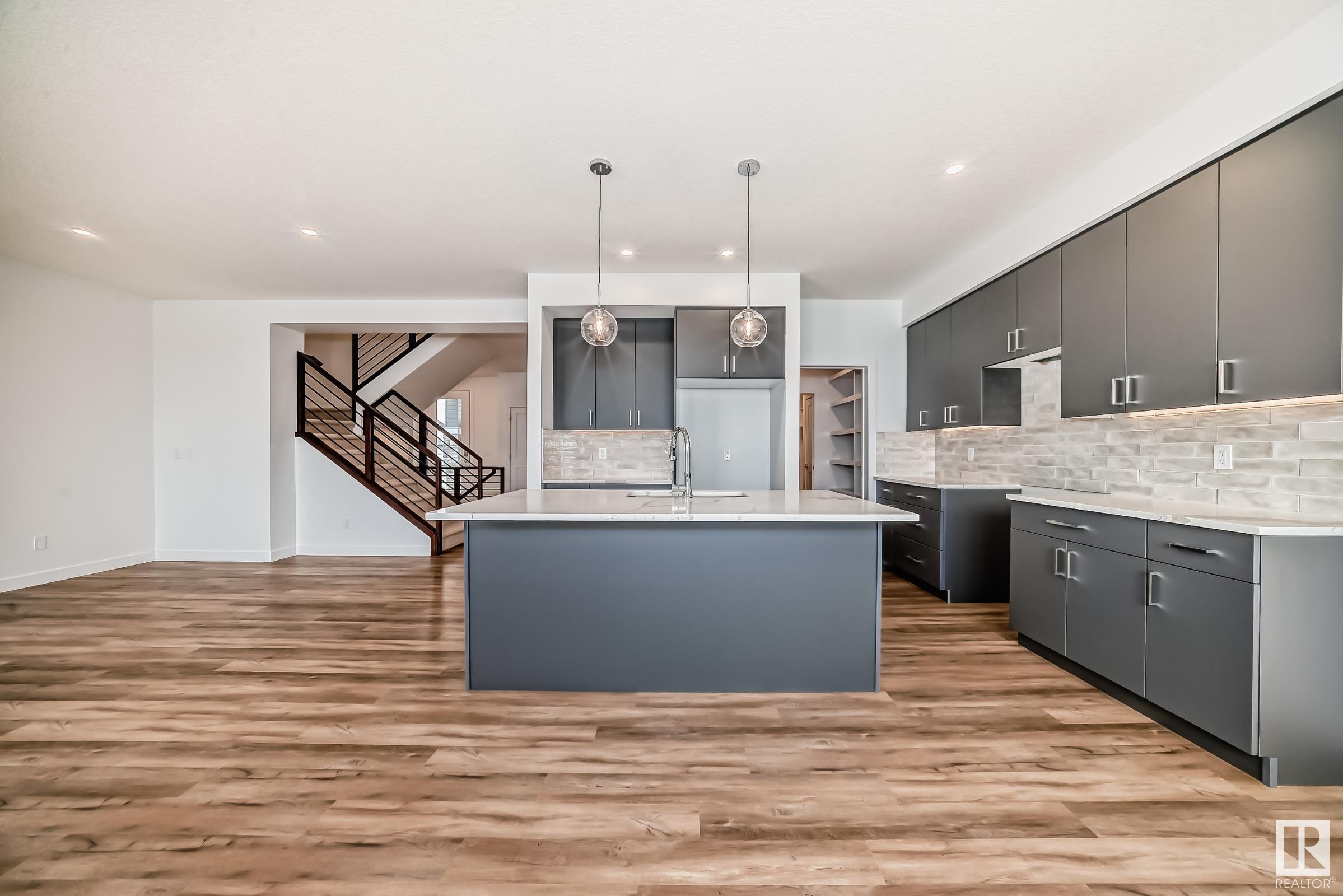 Photo 10 at 10226 92a Avenue, Morinville