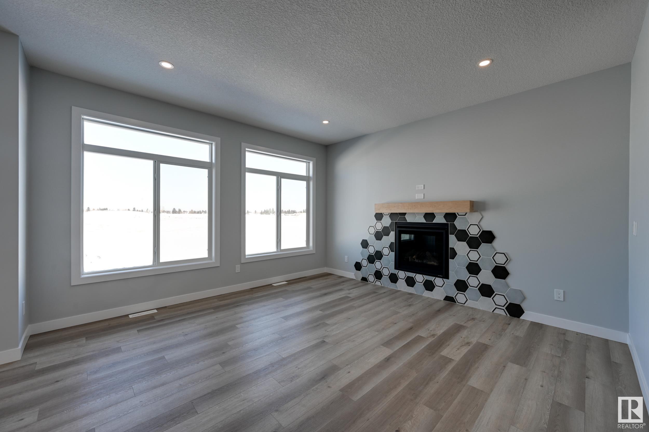 Photo 11 at 10214 92a Avenue, Morinville