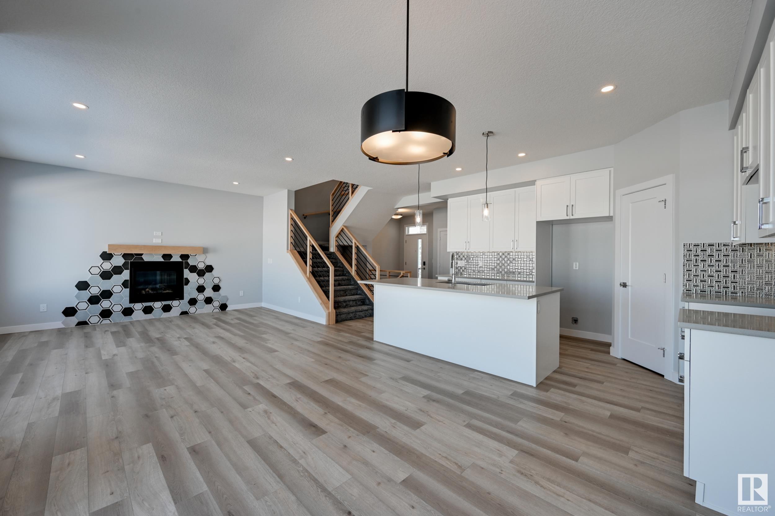 Photo 10 at 10214 92a Avenue, Morinville