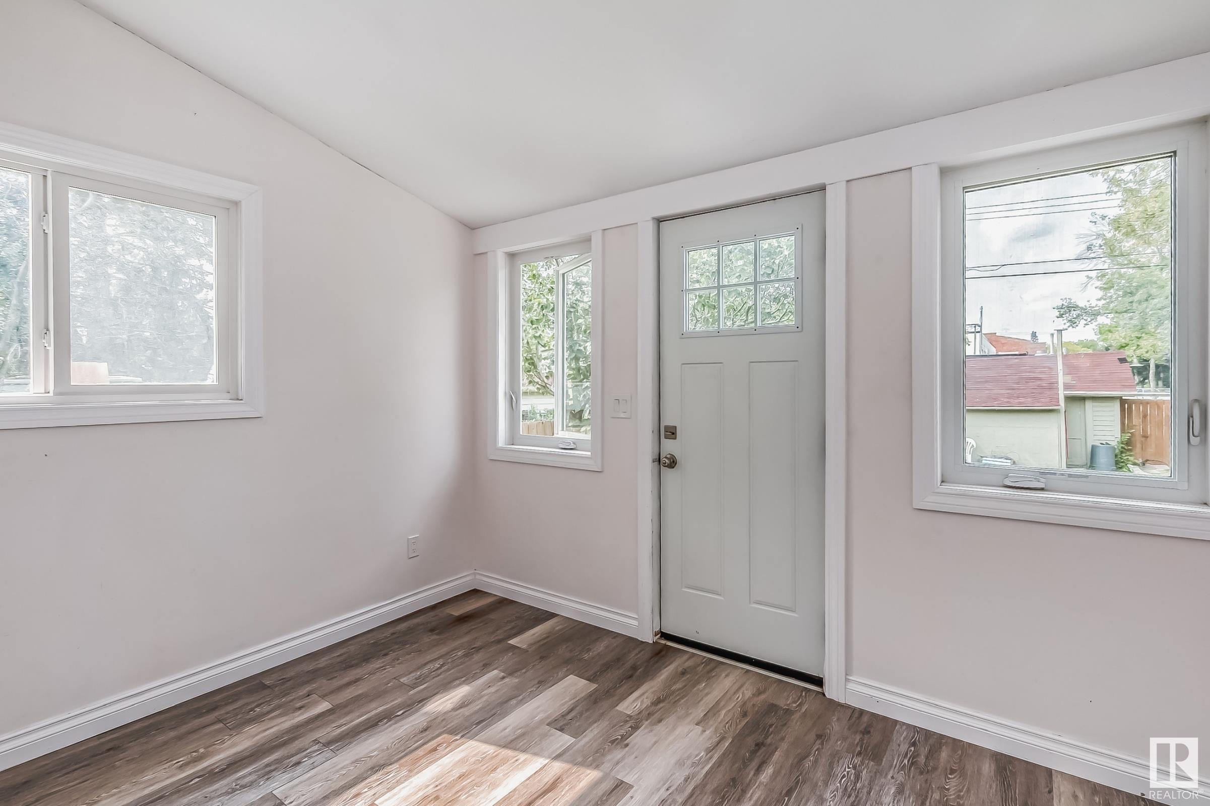 Photo 3 at 11164 97 Street NW, Spruce Avenue, Edmonton