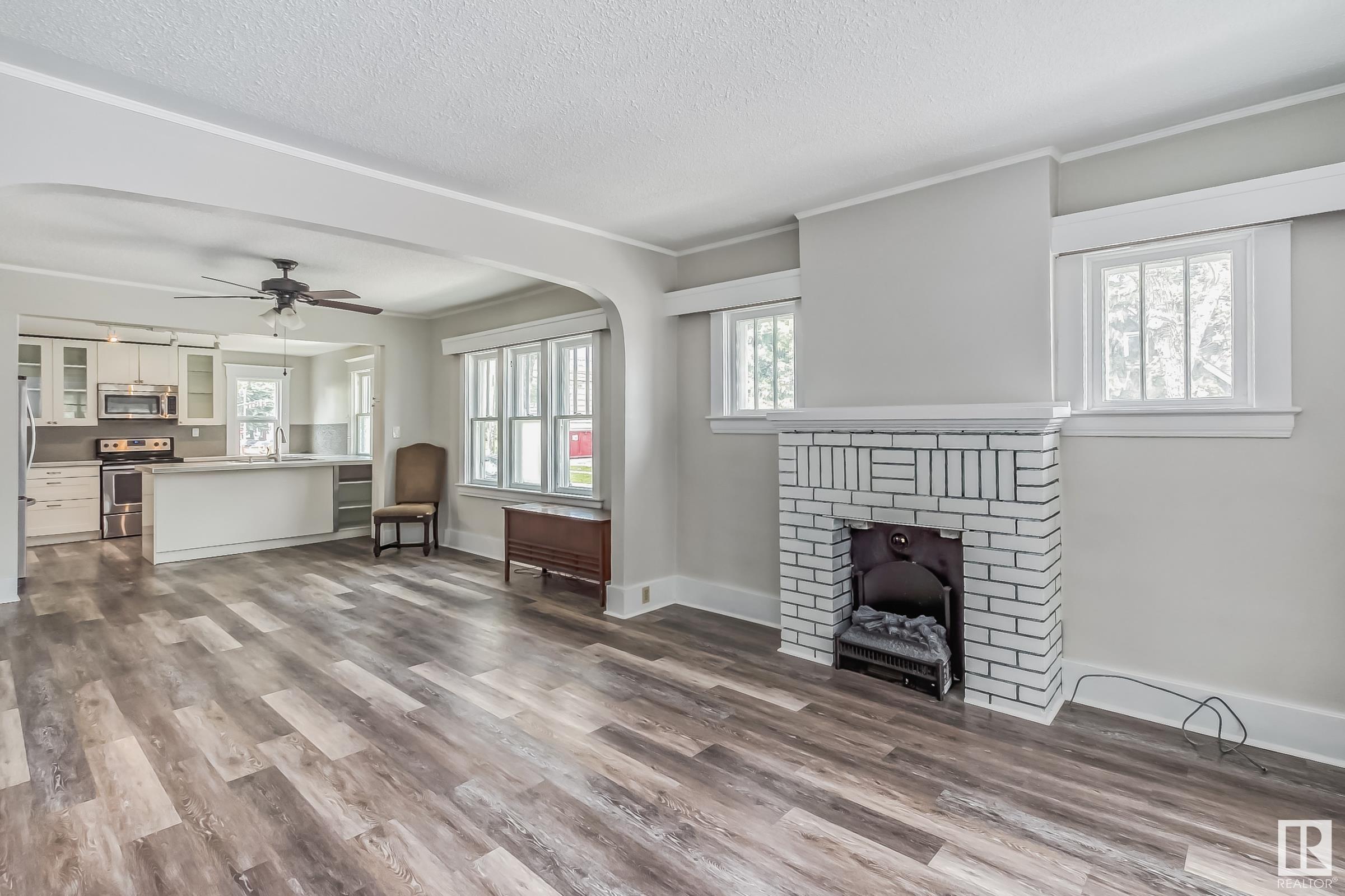 Photo 7 at 11164 97 Street NW, Spruce Avenue, Edmonton