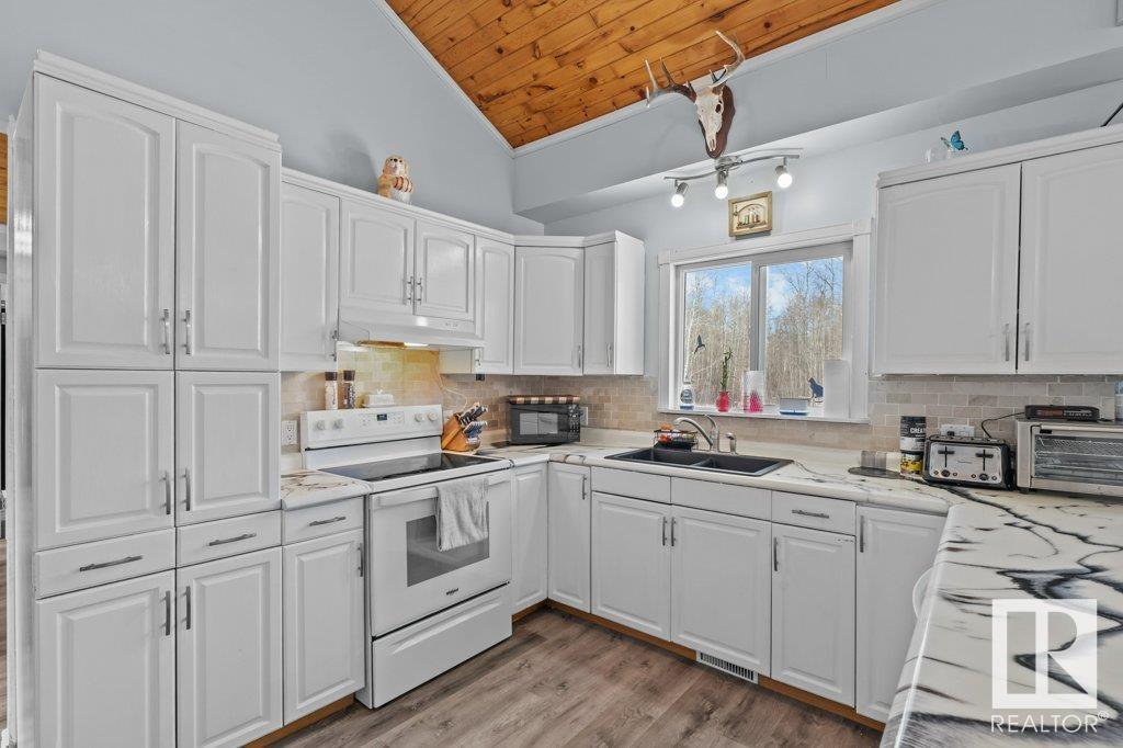 Photo 15 at 4 - 54113 Rge Road 13, Parkland Heights, Rural Parkland County