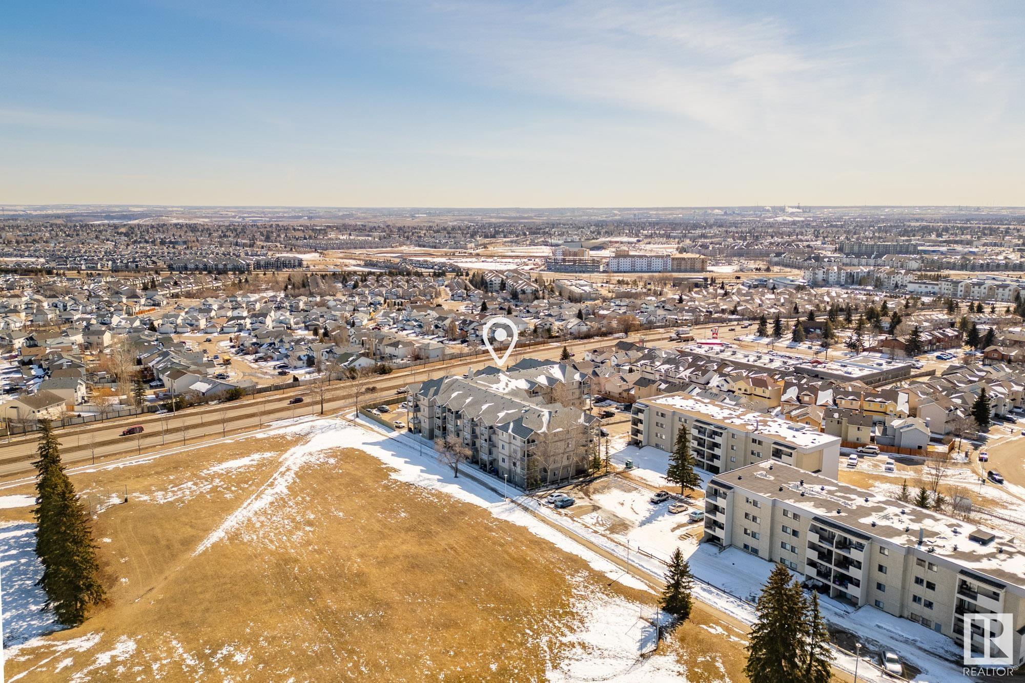 http://cdnparap120.paragonrels.com/ParagonImages/Property/p12/RAE/225340376/25/0/0/ef6dc2d70de1847a7a8afd3c12d18d46/1/5618f08557a17b5c4c92aa9e6e9e3fa2/225340376-79fdcb47-6720-4426-a9ad-73fc30026169.JPG