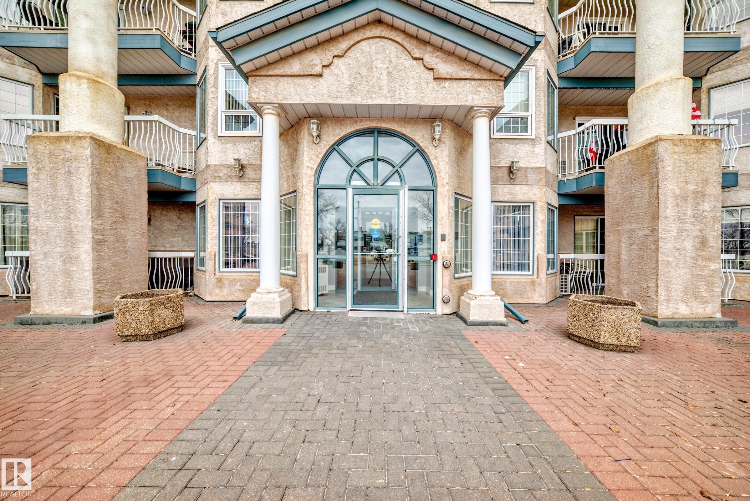 Photo 3 at 302 - 13450 114 Avenue NW, Woodcroft, Edmonton