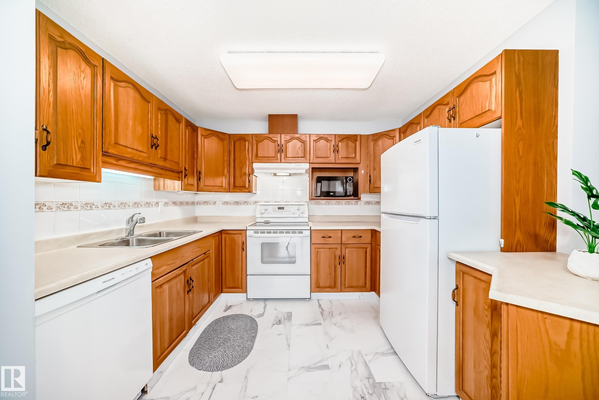 Photo 6 at 302 - 13450 114 Avenue NW, Woodcroft, Edmonton