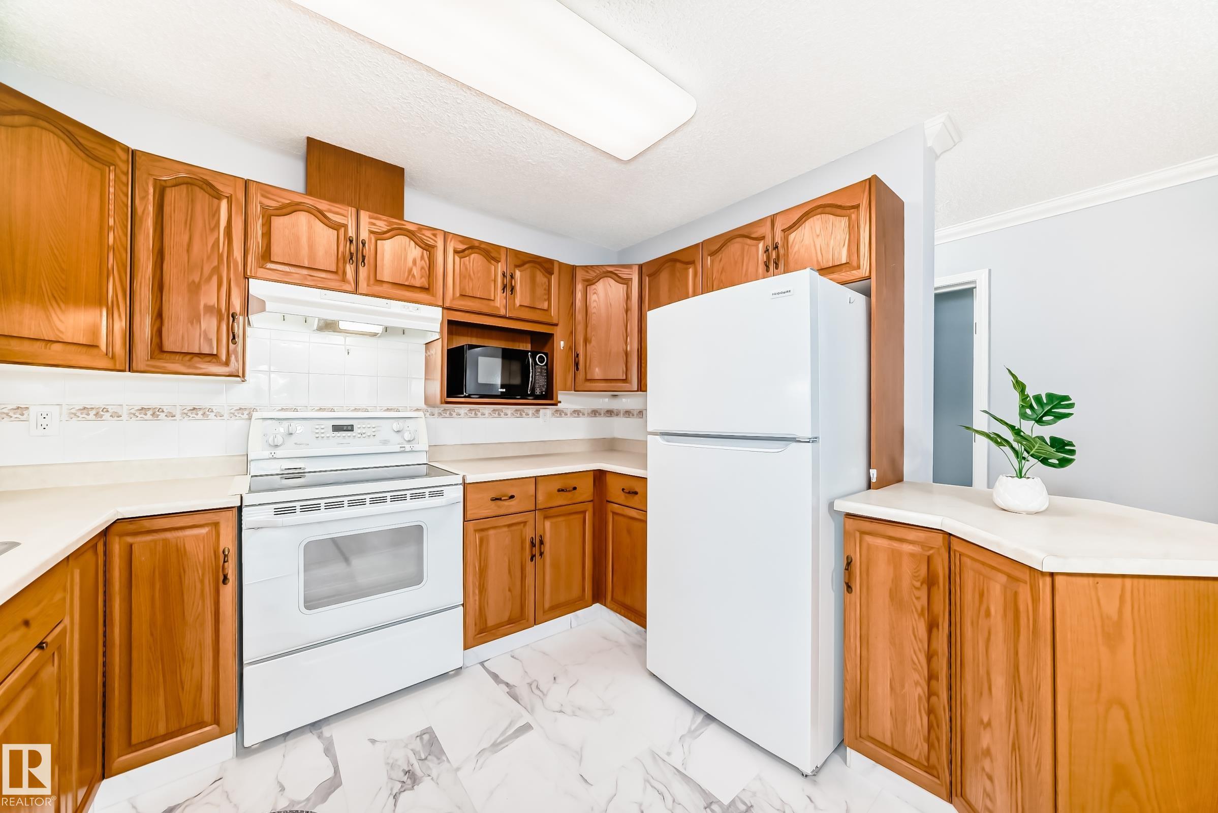 Photo 7 at 302 - 13450 114 Avenue NW, Woodcroft, Edmonton