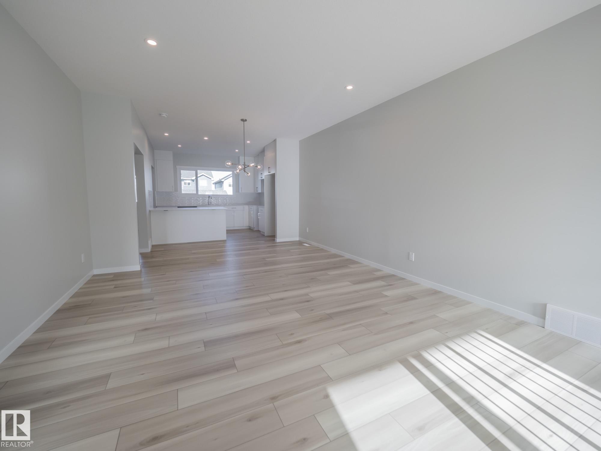 Photo 3 at 11 Nerine Crescent, North Ridge, St. Albert
